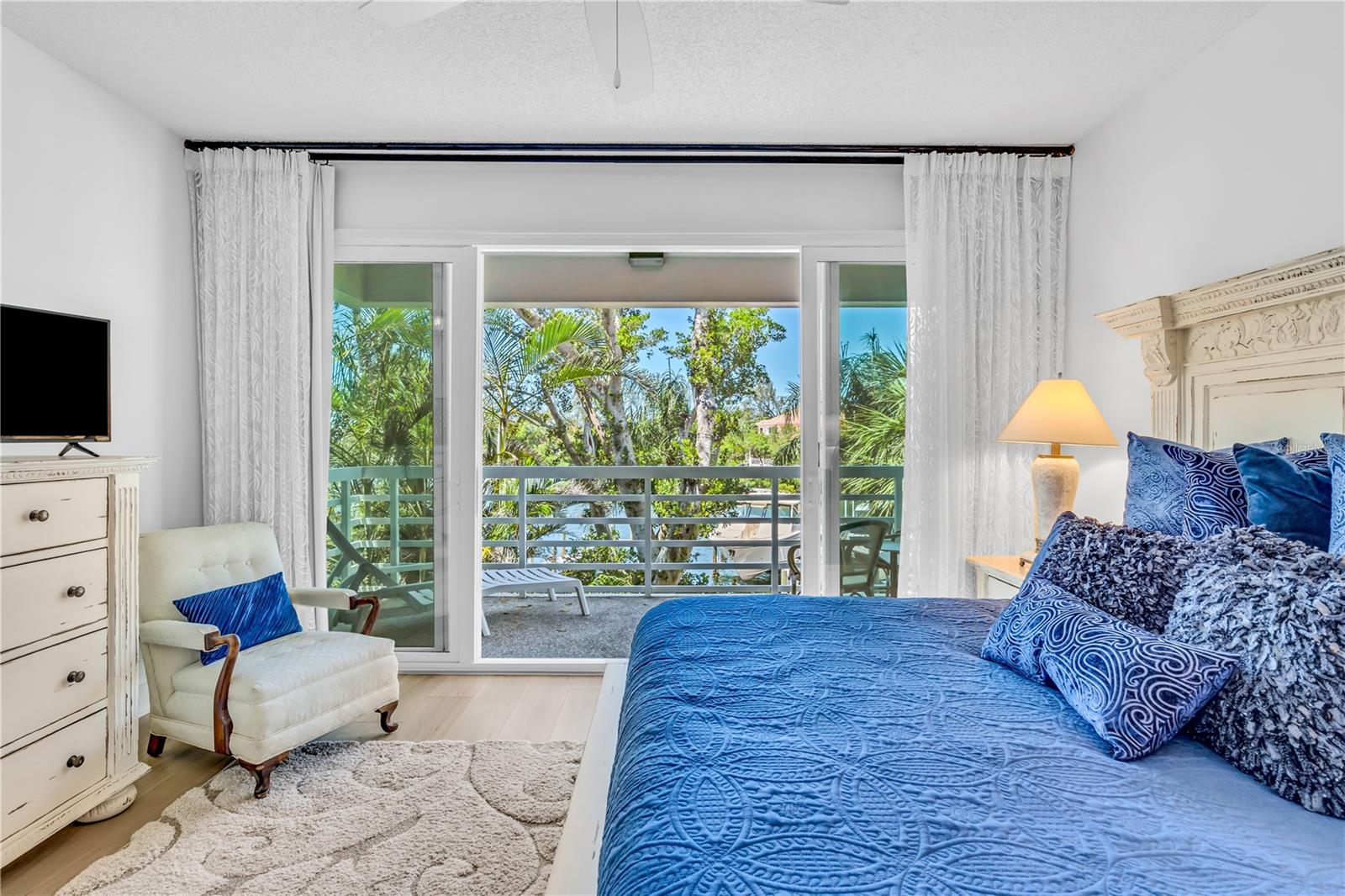 Image 20 of 40 For 615 Dream Island Place 201