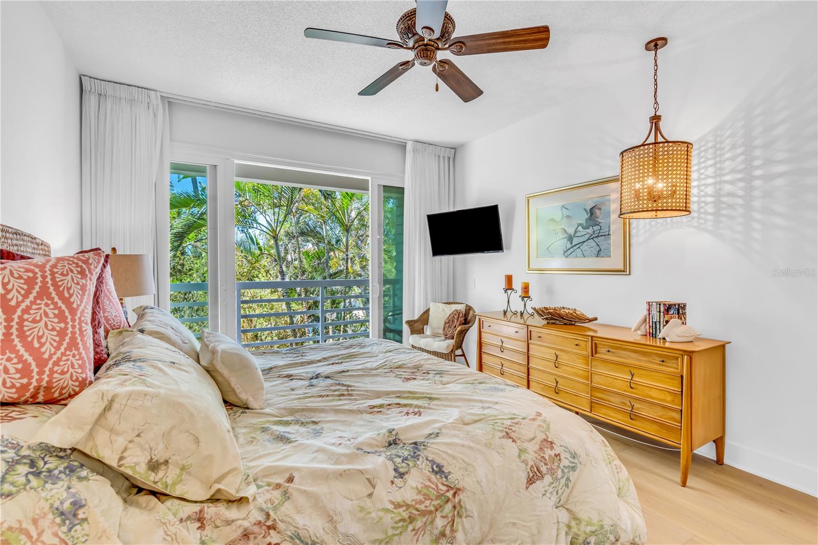 Image 30 of 40 For 615 Dream Island Place 201