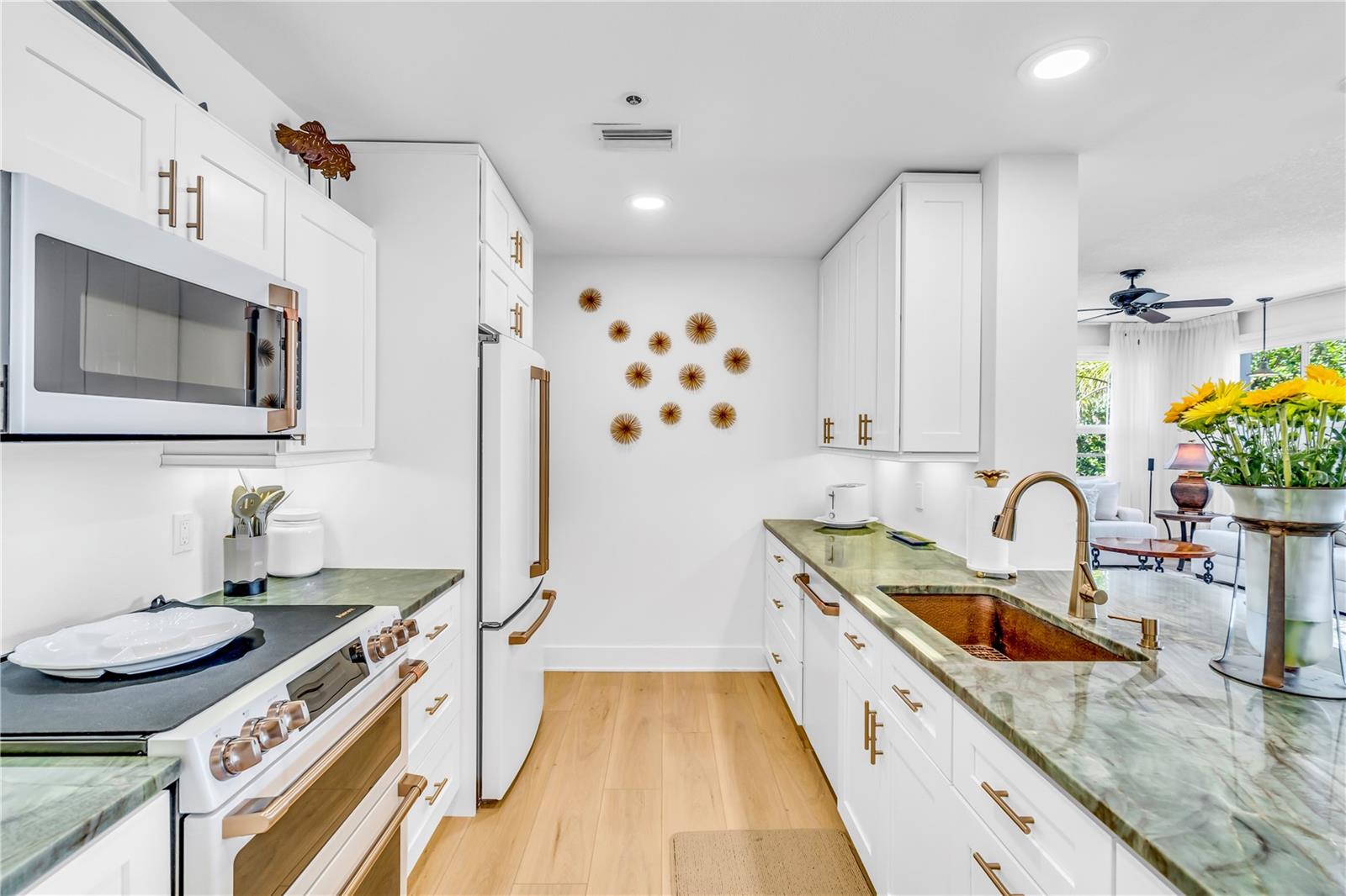 Image 5 of 40 For 615 Dream Island Place 201