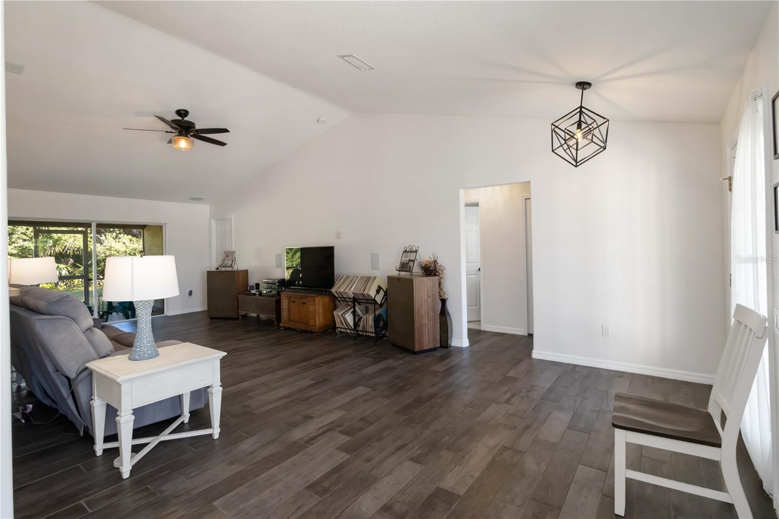 Image 6 of 40 For 1639 Lace Terrace