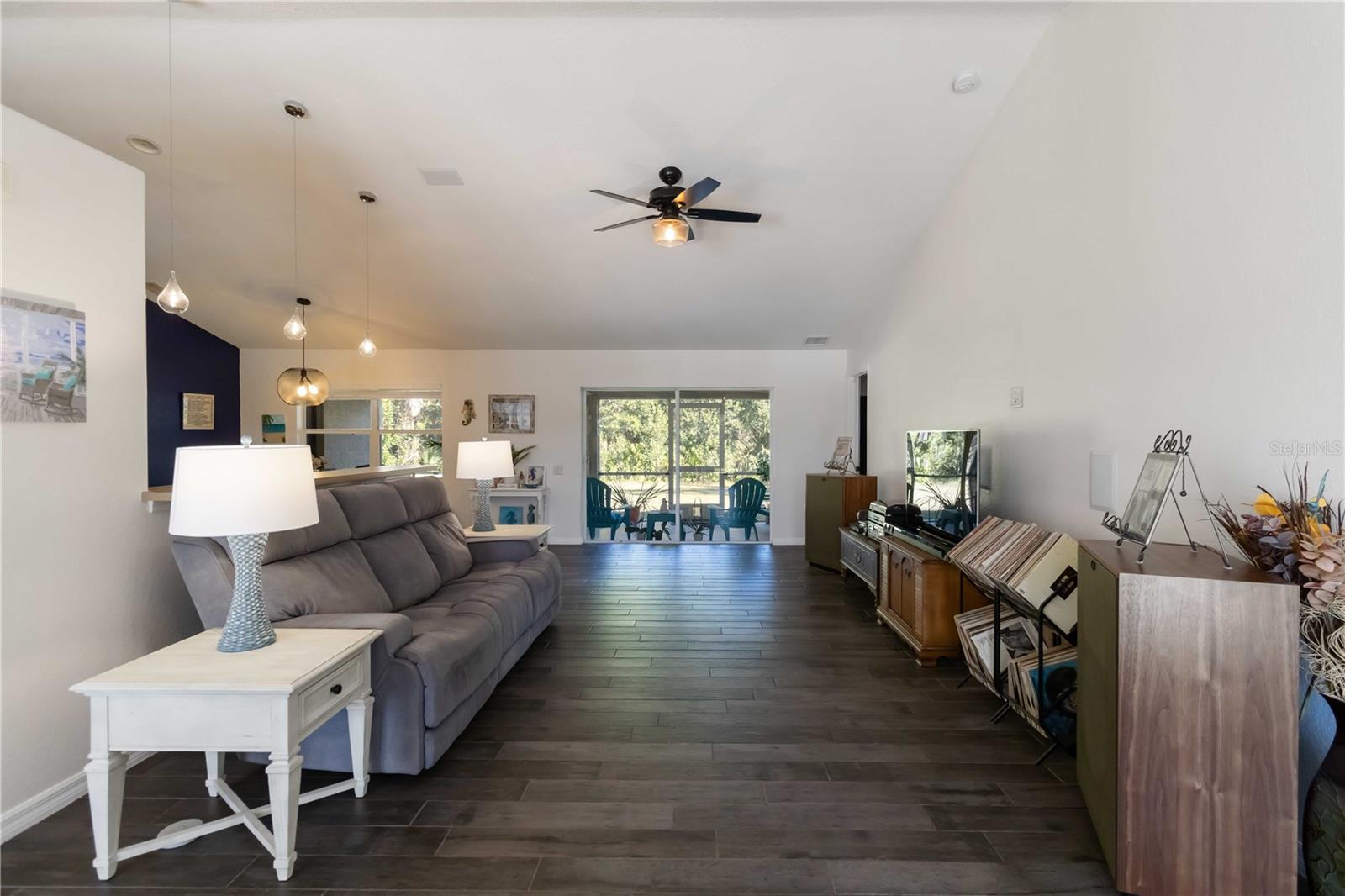 Image 7 of 40 For 1639 Lace Terrace