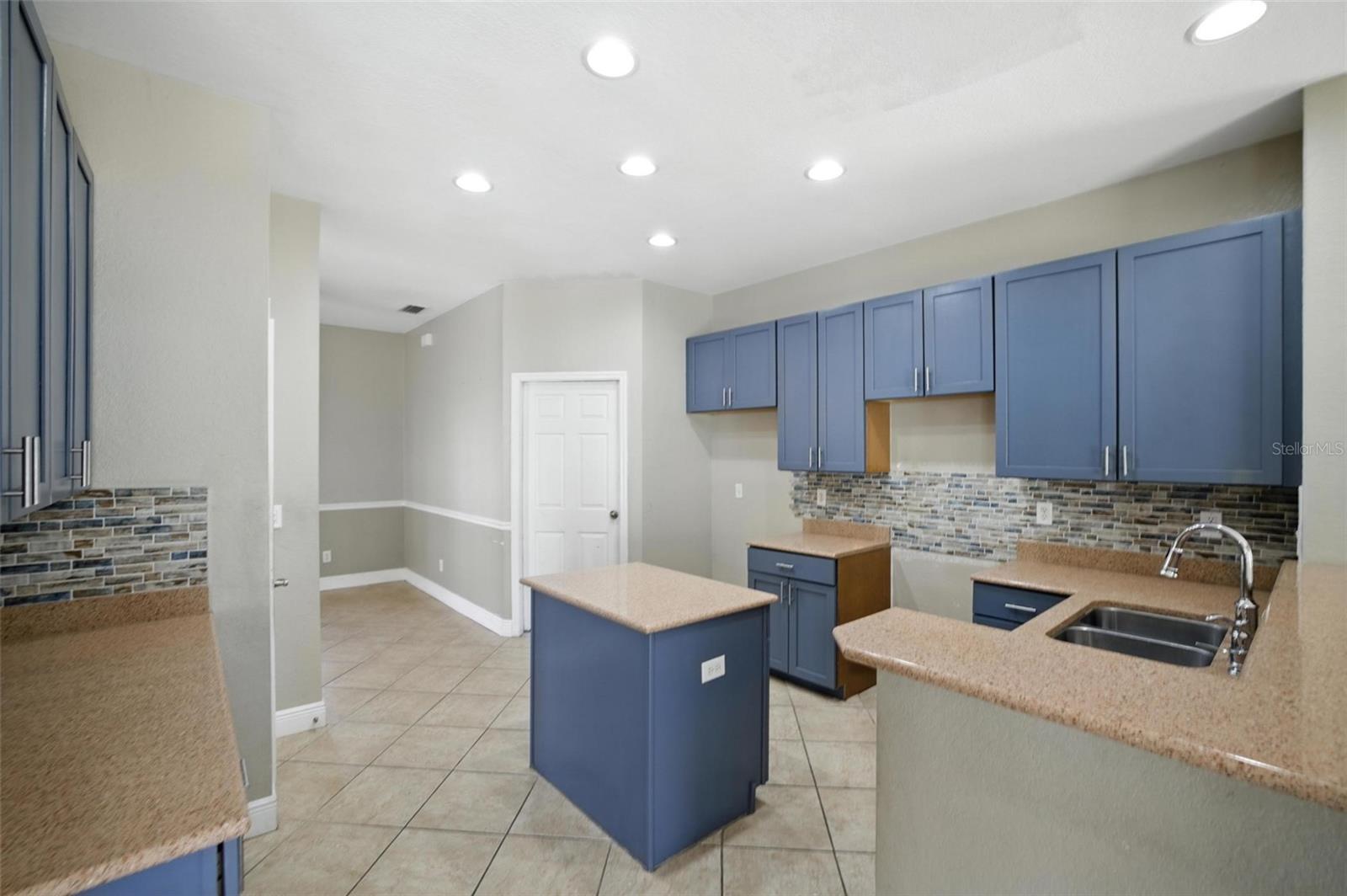 Image 11 of 43 For 9010 Gladiolus Preserve Circle