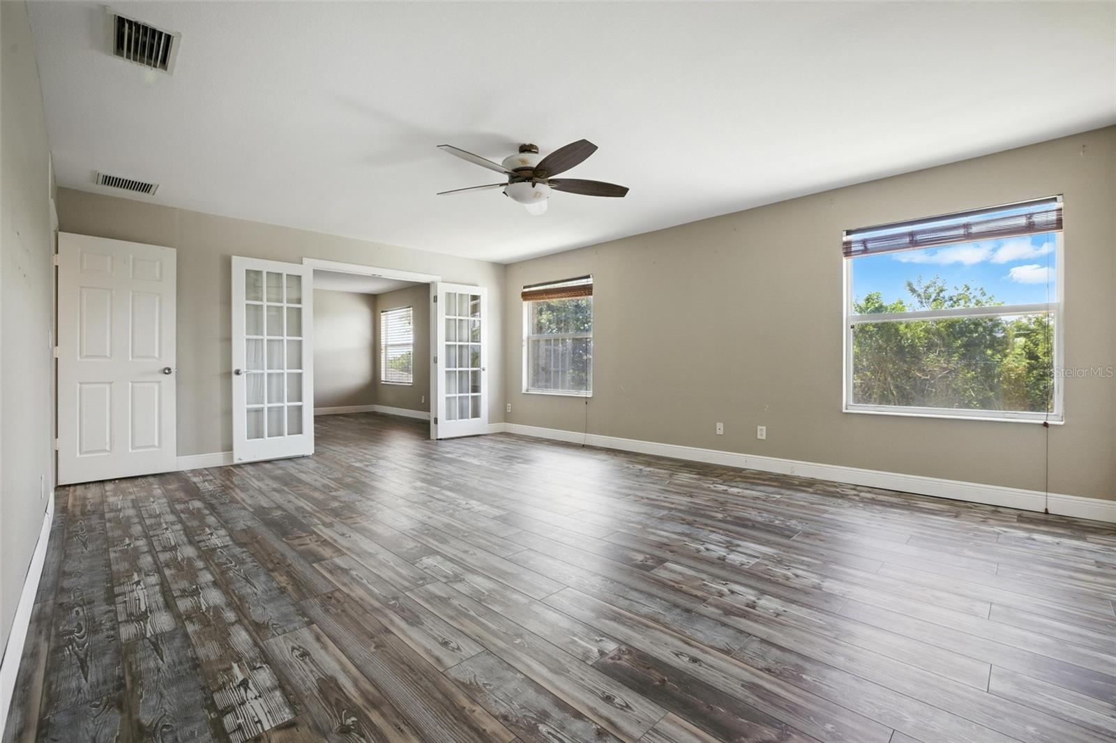 Image 15 of 43 For 9010 Gladiolus Preserve Circle