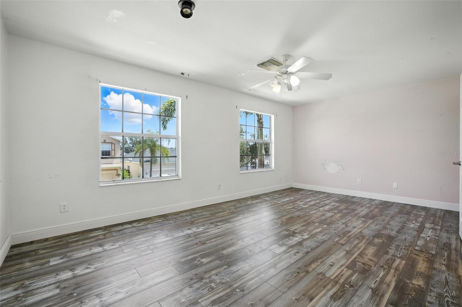 Image 20 of 43 For 9010 Gladiolus Preserve Circle