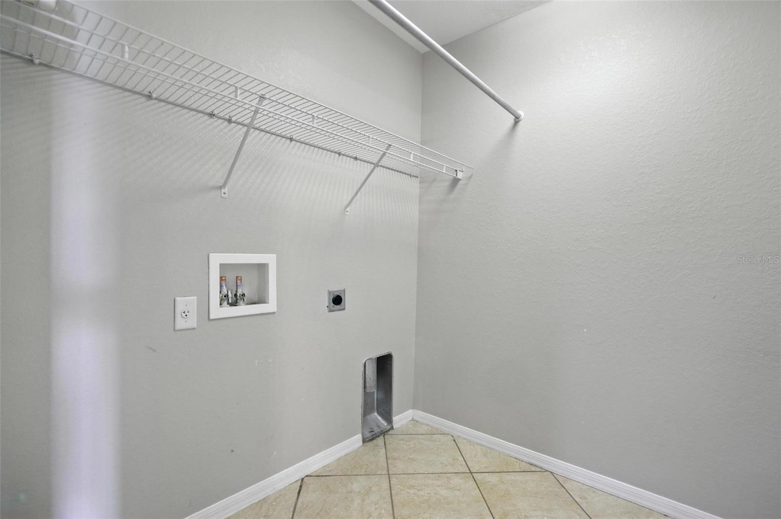 Image 26 of 43 For 9010 Gladiolus Preserve Circle