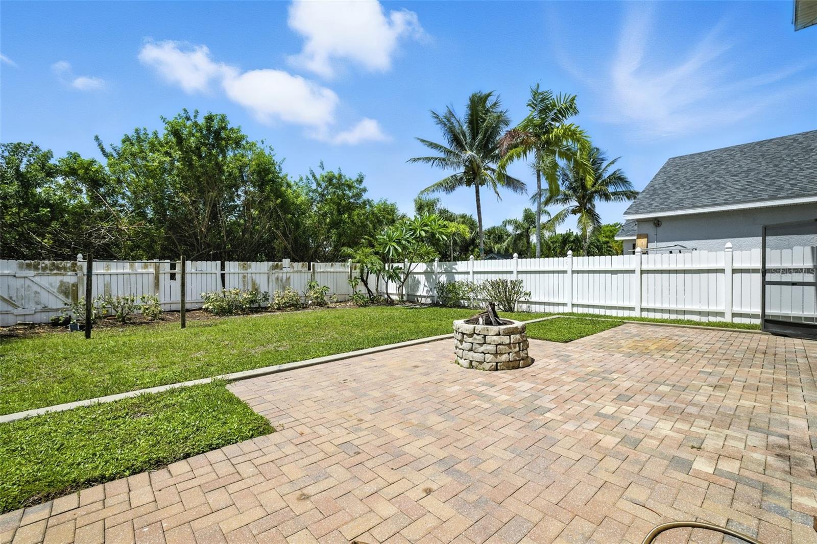 Image 29 of 43 For 9010 Gladiolus Preserve Circle