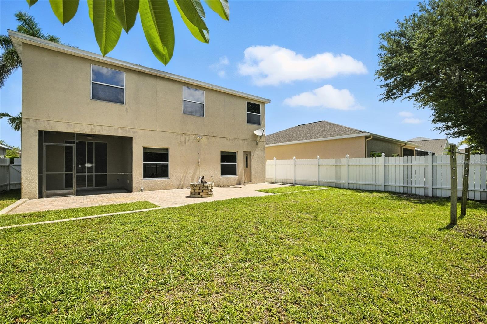 Image 30 of 43 For 9010 Gladiolus Preserve Circle