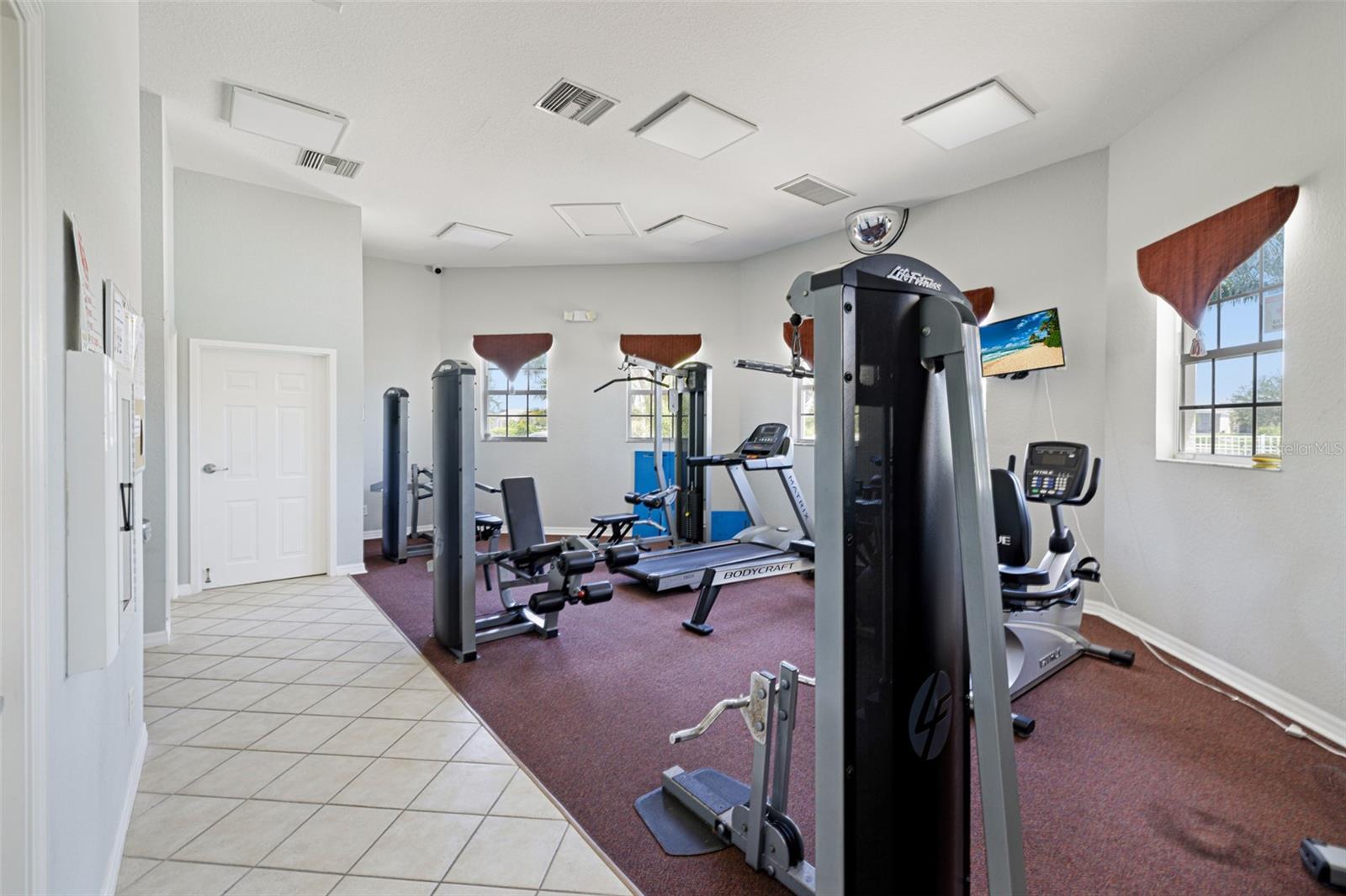 Image 34 of 43 For 9010 Gladiolus Preserve Circle