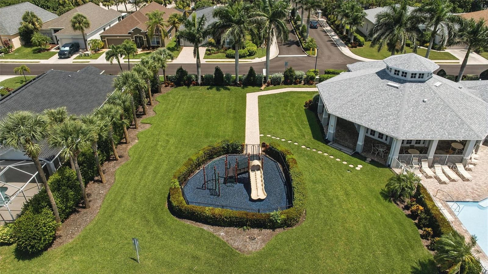 Image 35 of 43 For 9010 Gladiolus Preserve Circle