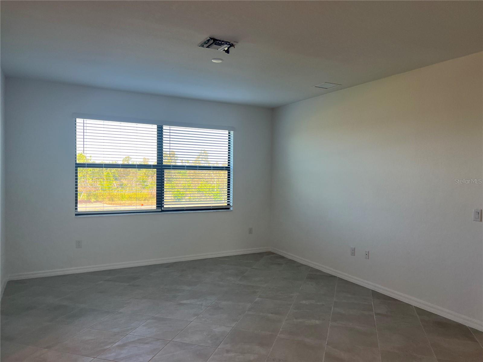 Image 8 of 25 For 17333 Luminous Avenue