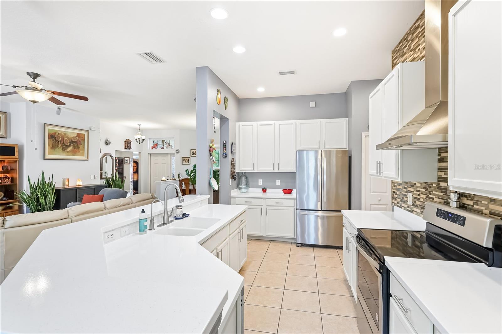 Image 12 of 50 For 6123 39th Court E