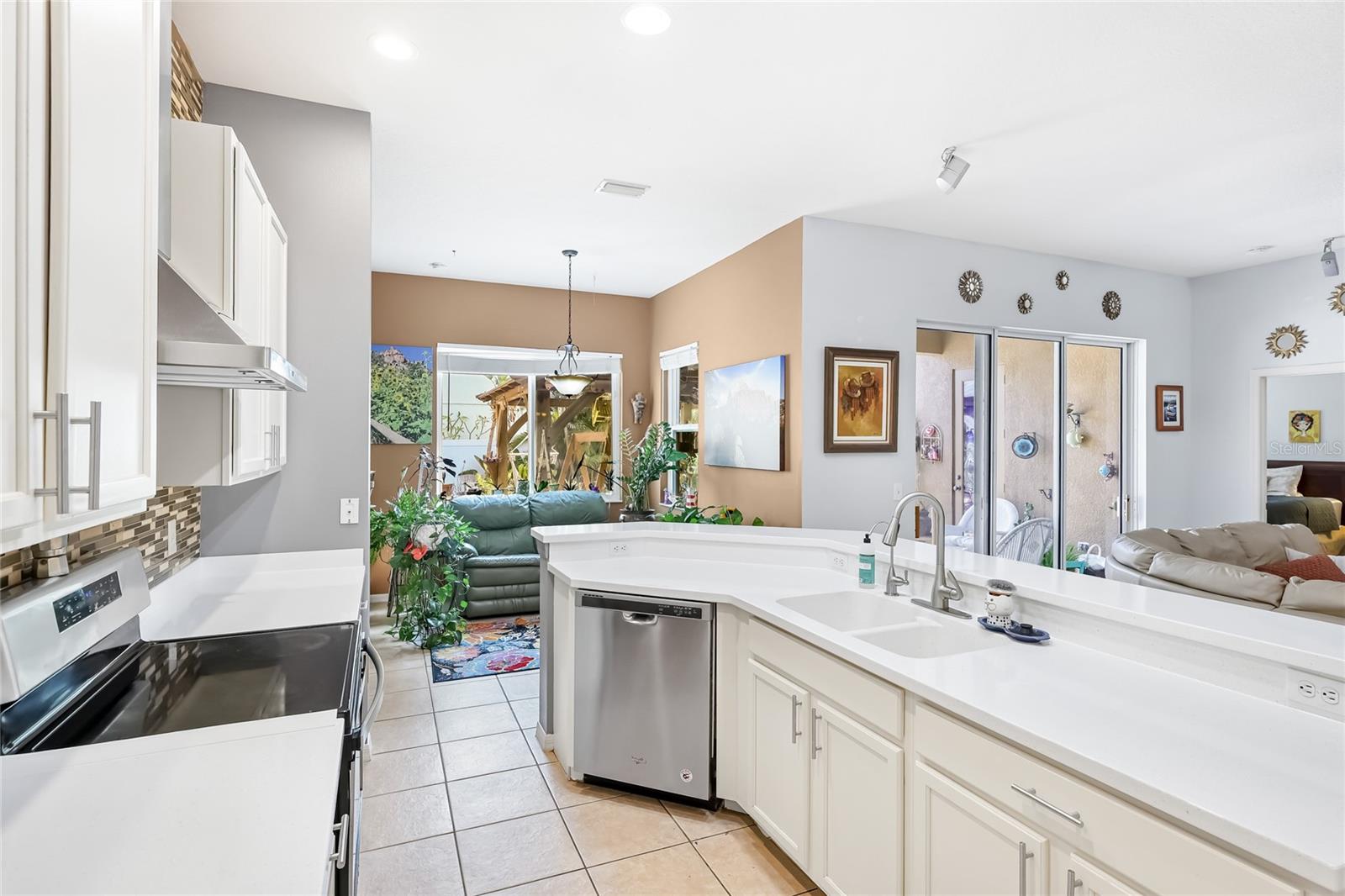 Image 13 of 50 For 6123 39th Court E