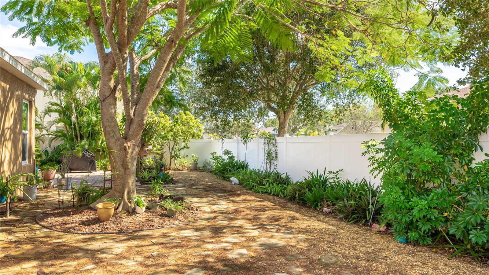 Image 37 of 50 For 6123 39th Court E