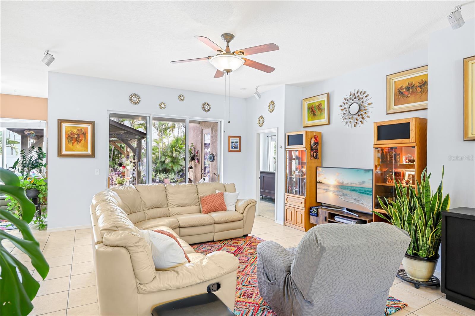 Image 6 of 50 For 6123 39th Court E