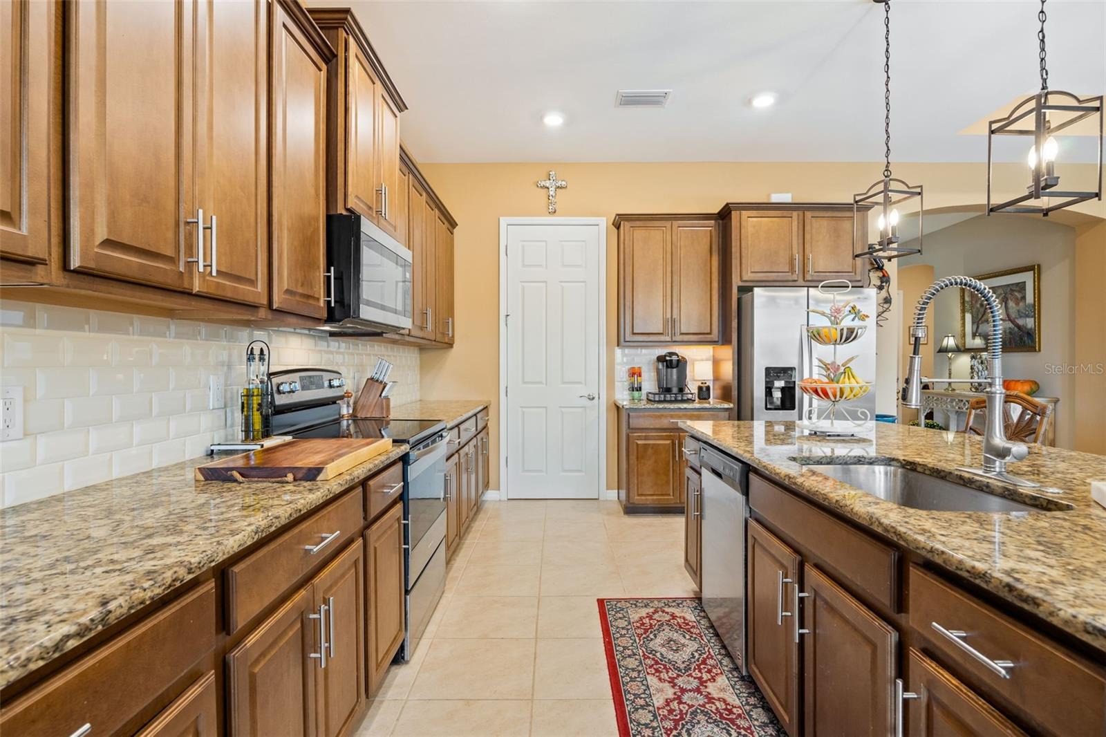 Image 15 of 52 For 3286 Baravaldo Circle