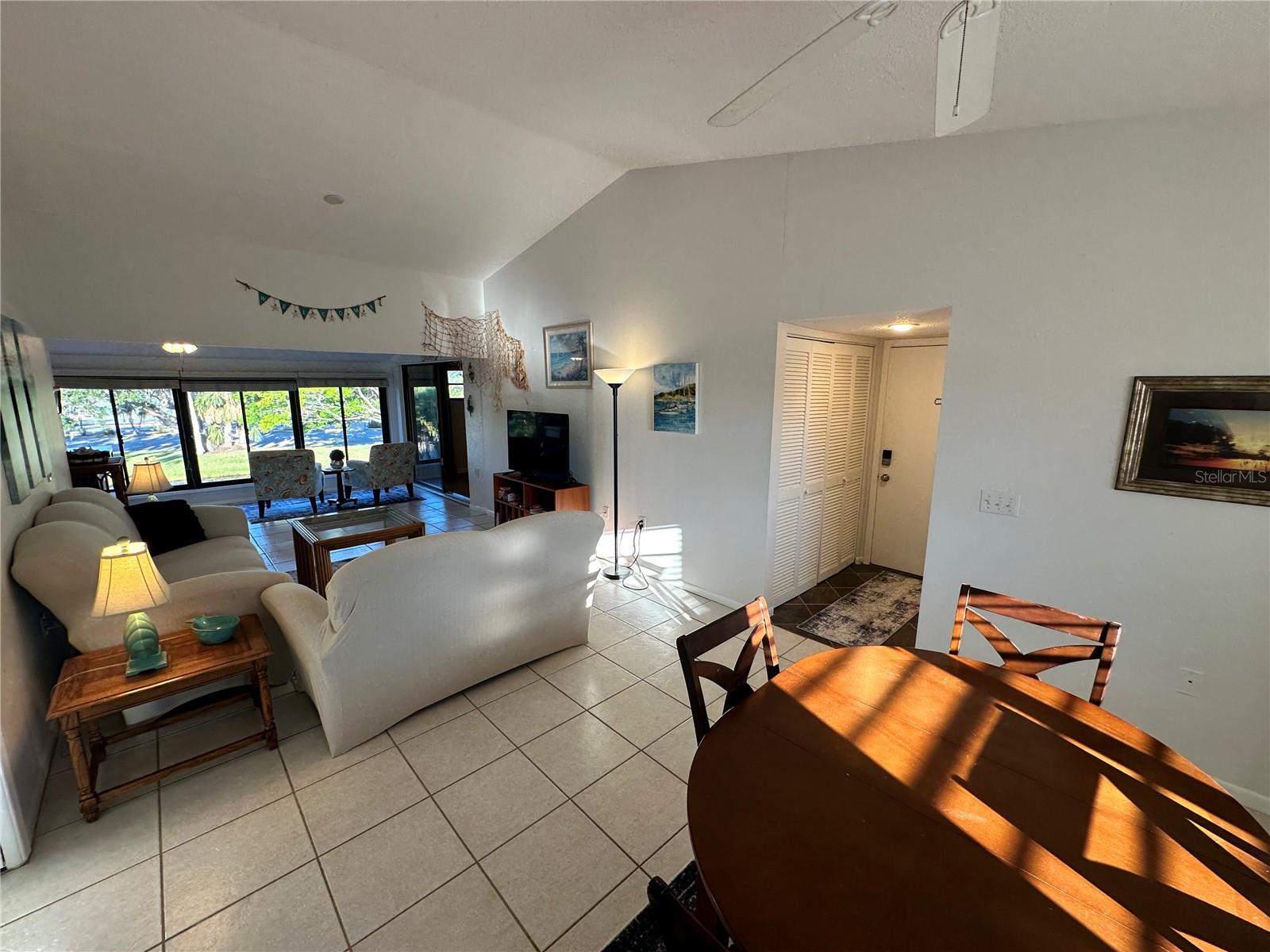Image 12 of 37 For 4578 Red Maple Road 904