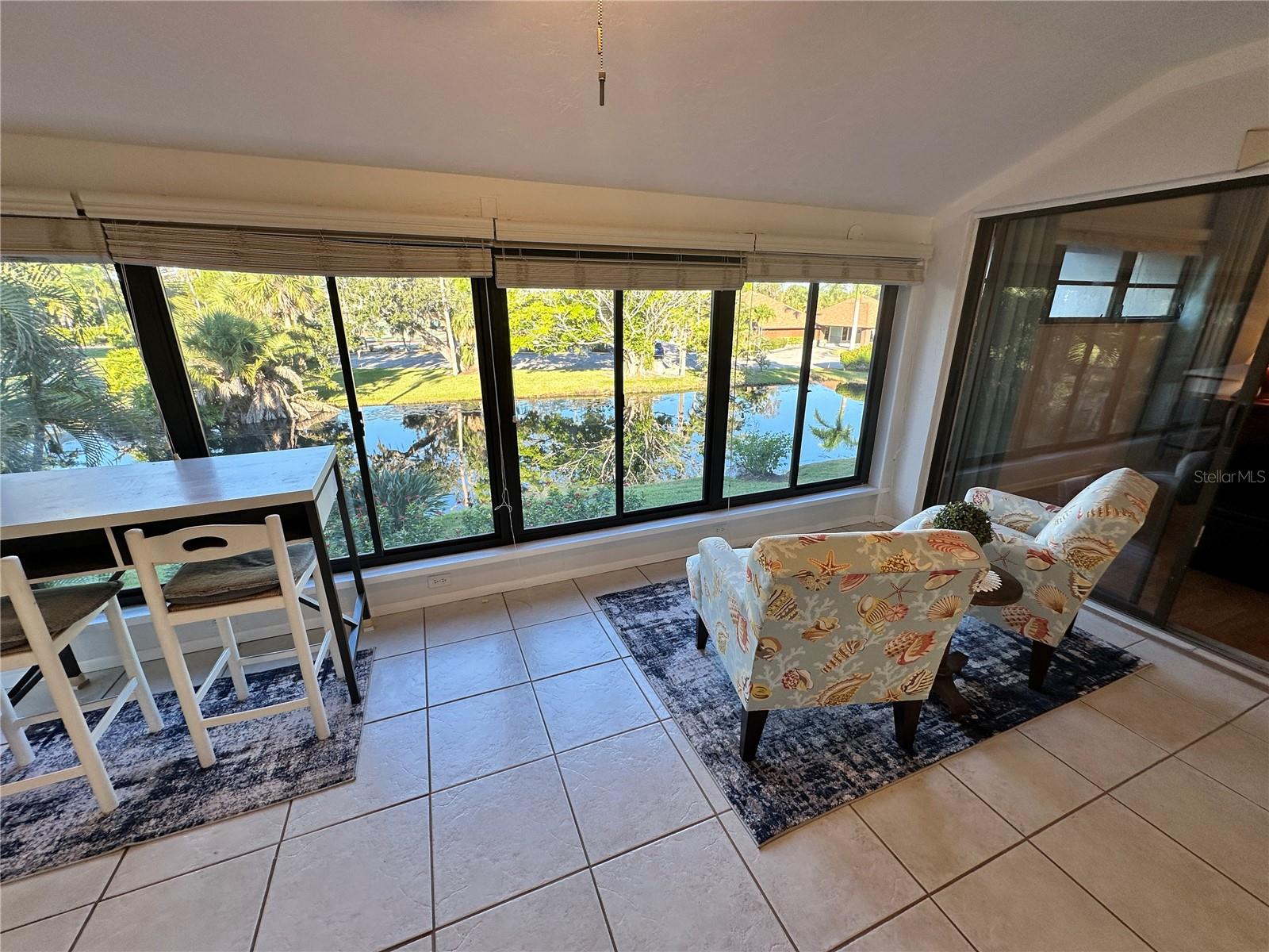 Image 8 of 37 For 4578 Red Maple Road 904