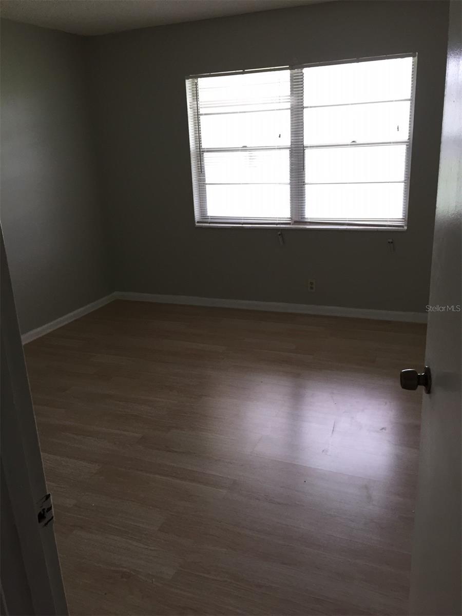 Image 7 of 7 For 182 Markham I  182