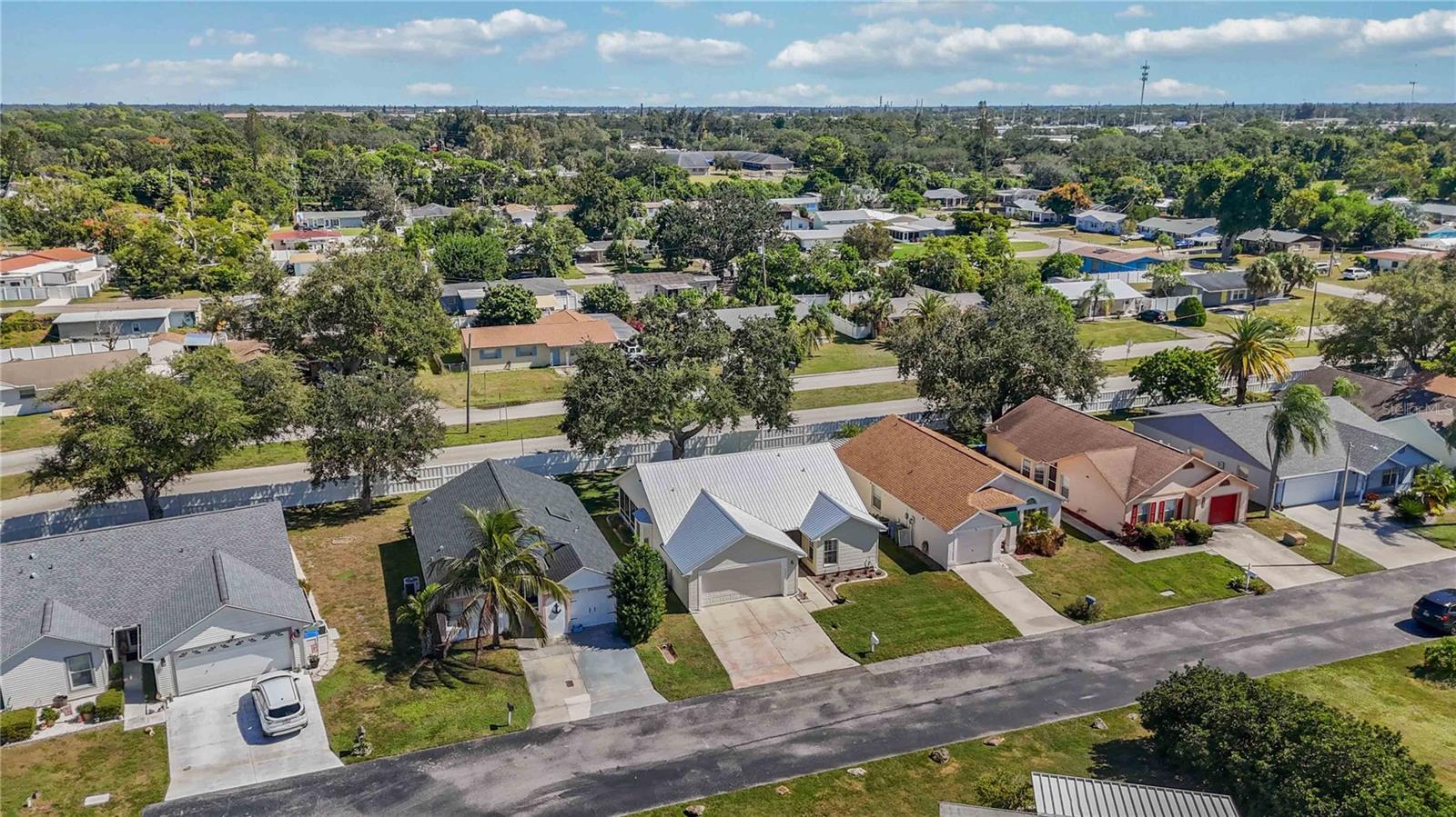 Image 26 of 30 For 3937 37th Street Court W