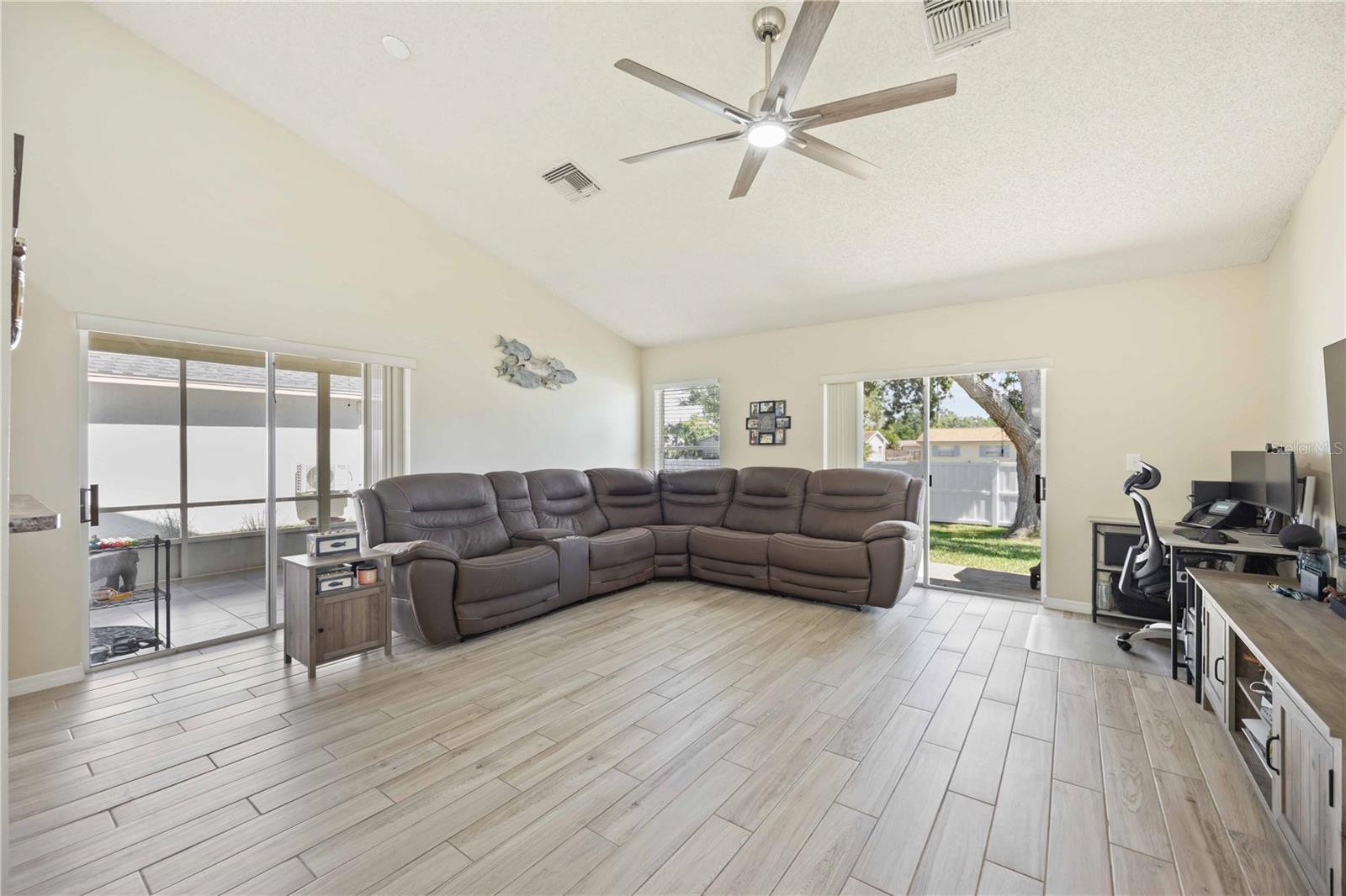 Image 5 of 30 For 3937 37th Street Court W