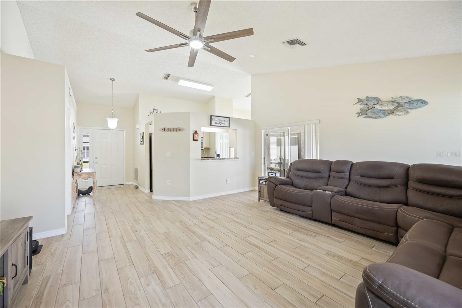 Image 6 of 30 For 3937 37th Street Court W