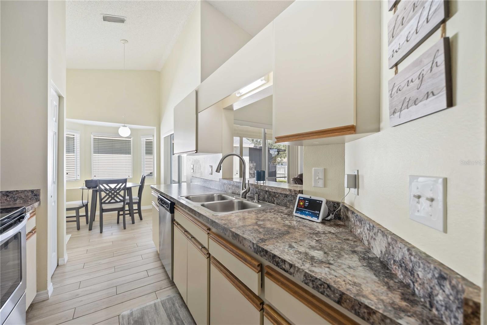 Image 7 of 30 For 3937 37th Street Court W