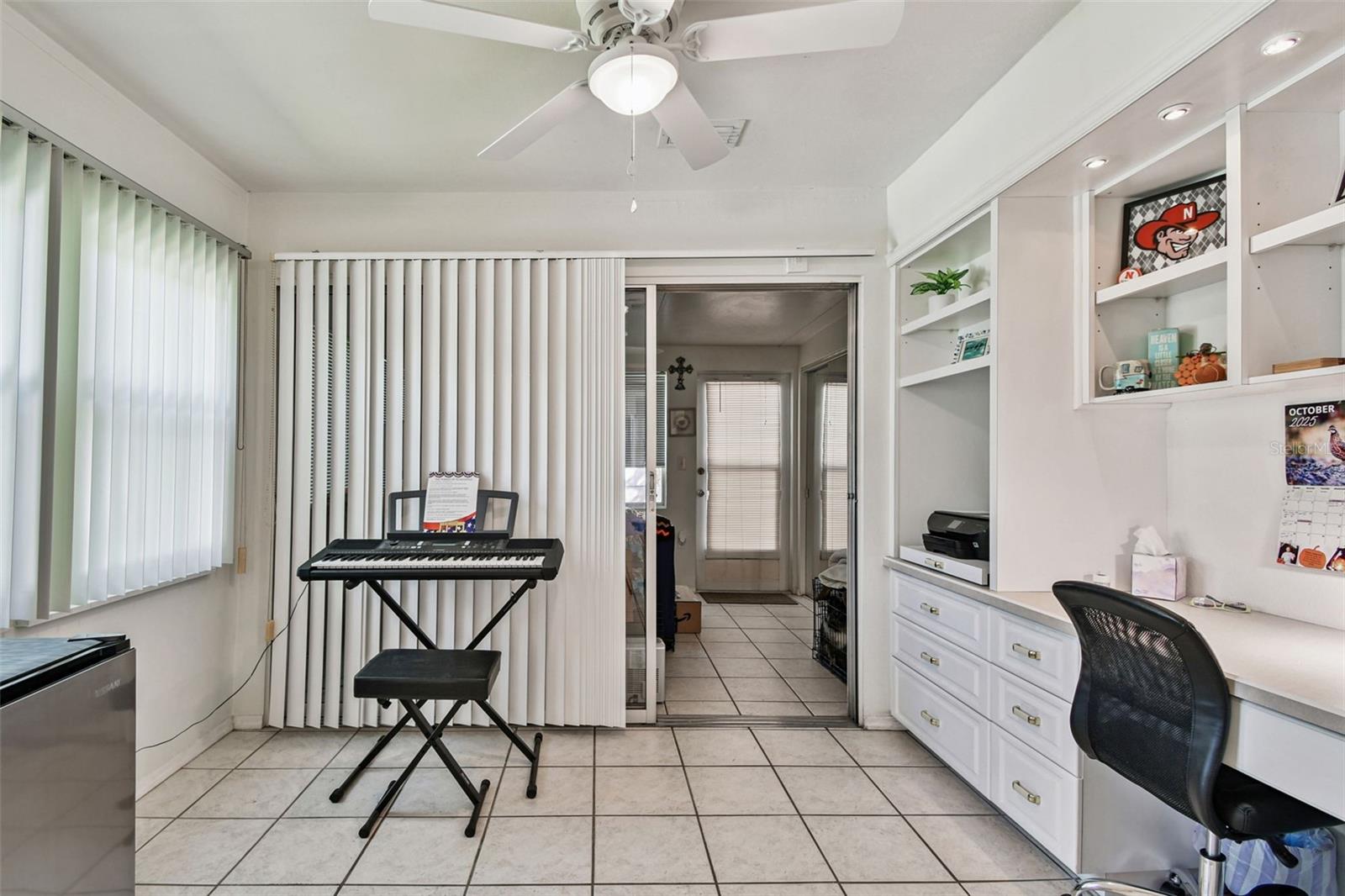 Image 19 of 52 For 6068 Arlene Way