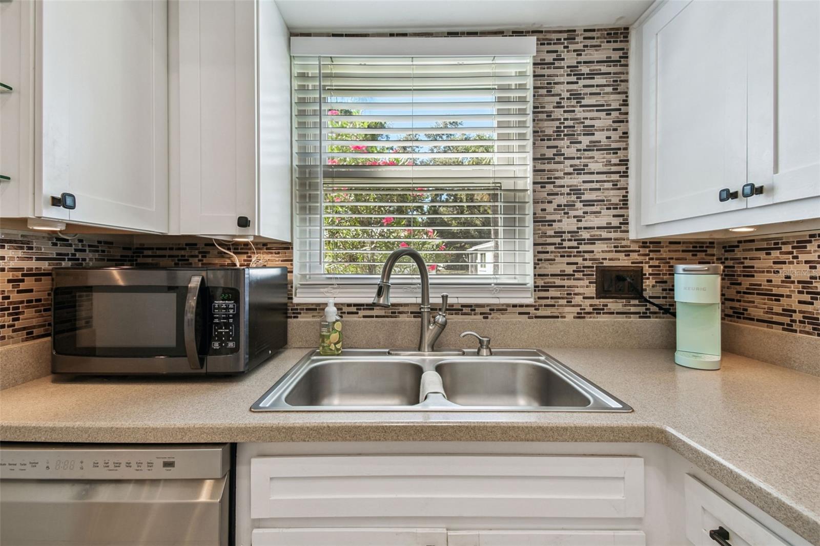 Image 8 of 52 For 6068 Arlene Way