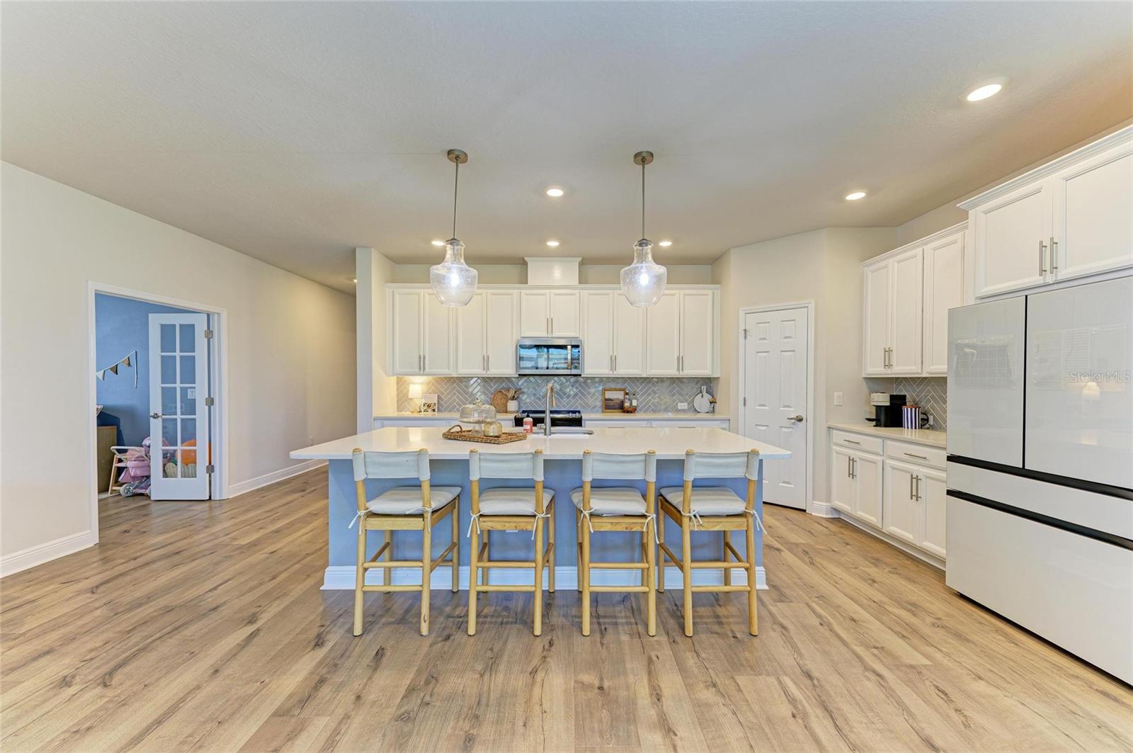 Image 11 of 59 For 8318 Abalone Loop