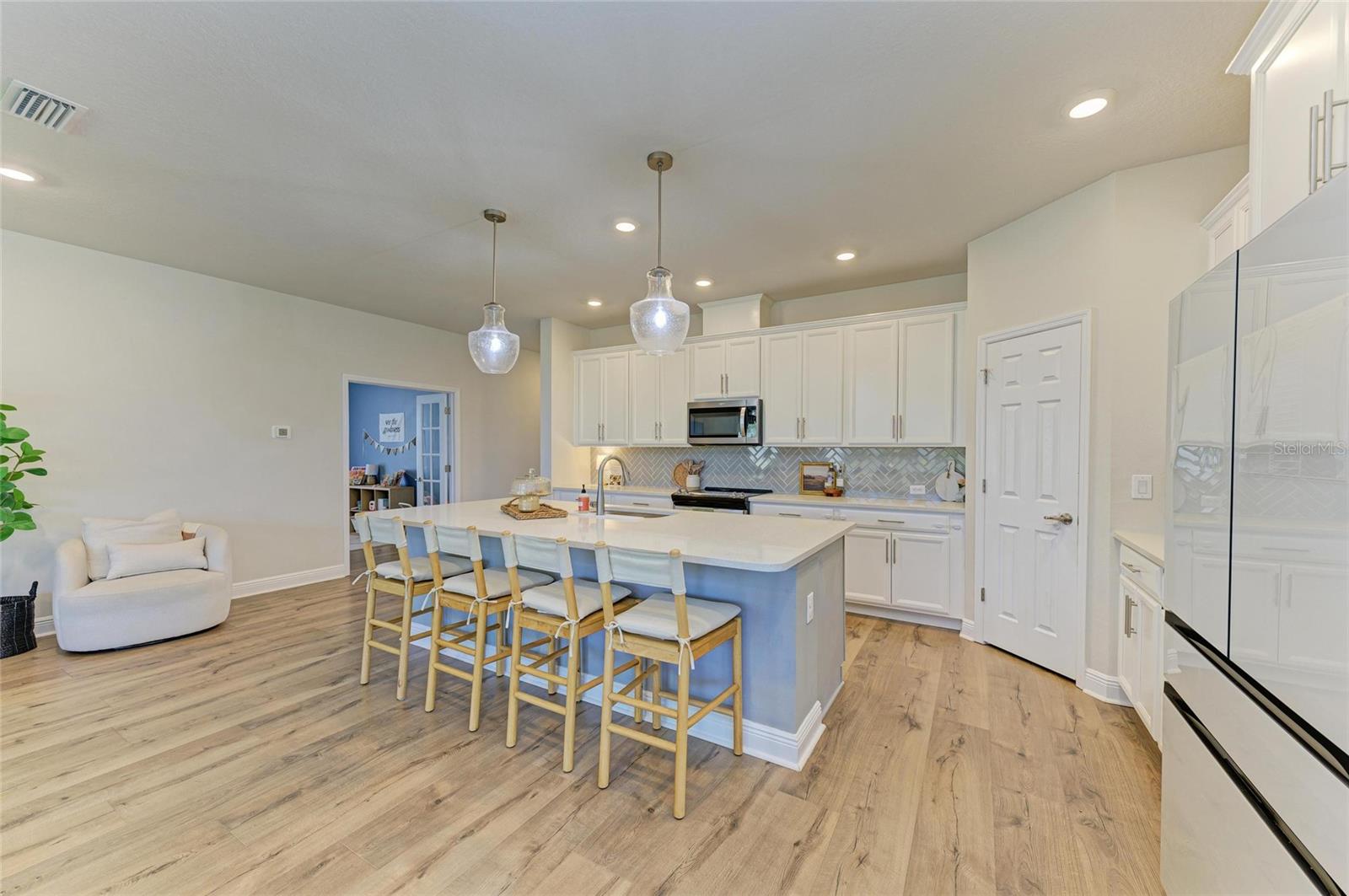 Image 13 of 59 For 8318 Abalone Loop