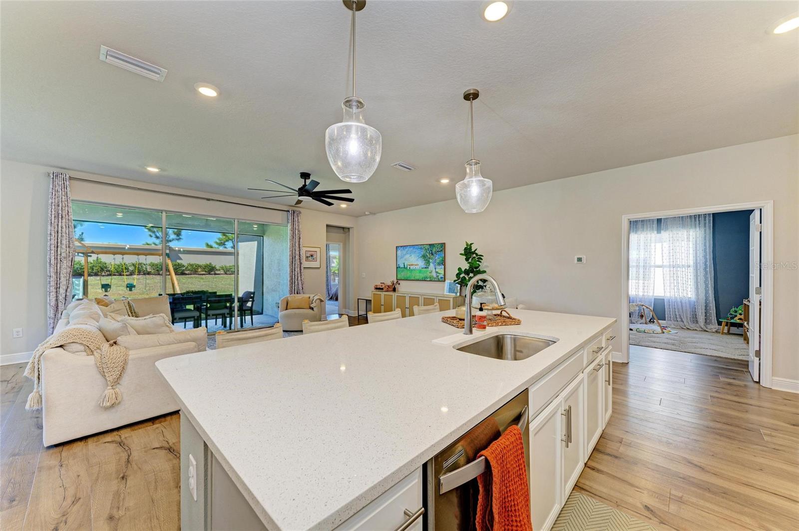 Image 14 of 59 For 8318 Abalone Loop