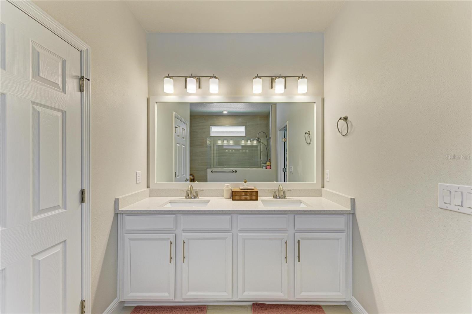 Image 26 of 59 For 8318 Abalone Loop