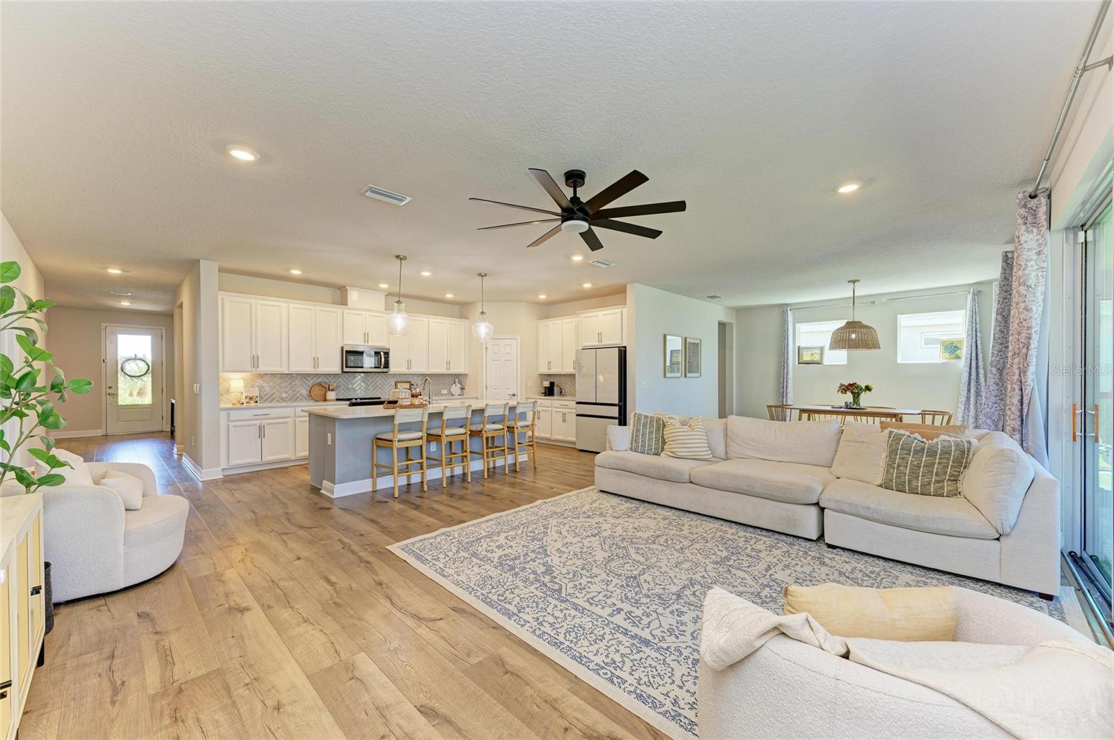 Image 6 of 59 For 8318 Abalone Loop