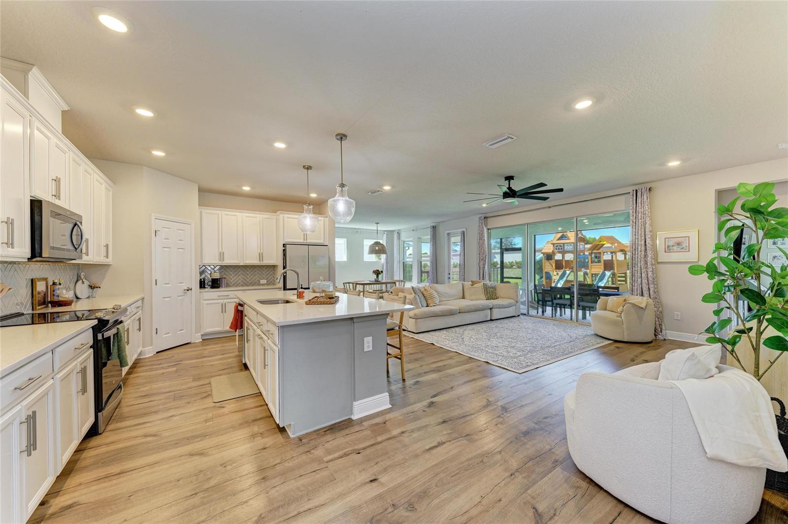 Image 7 of 59 For 8318 Abalone Loop