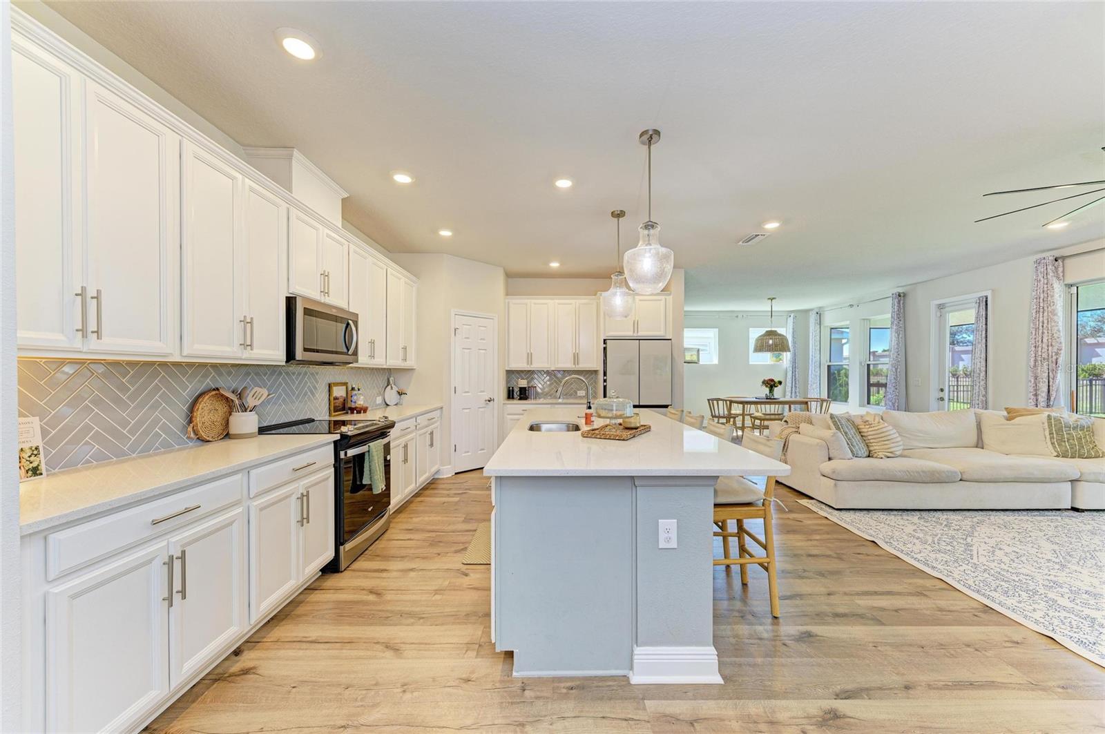 Image 9 of 59 For 8318 Abalone Loop