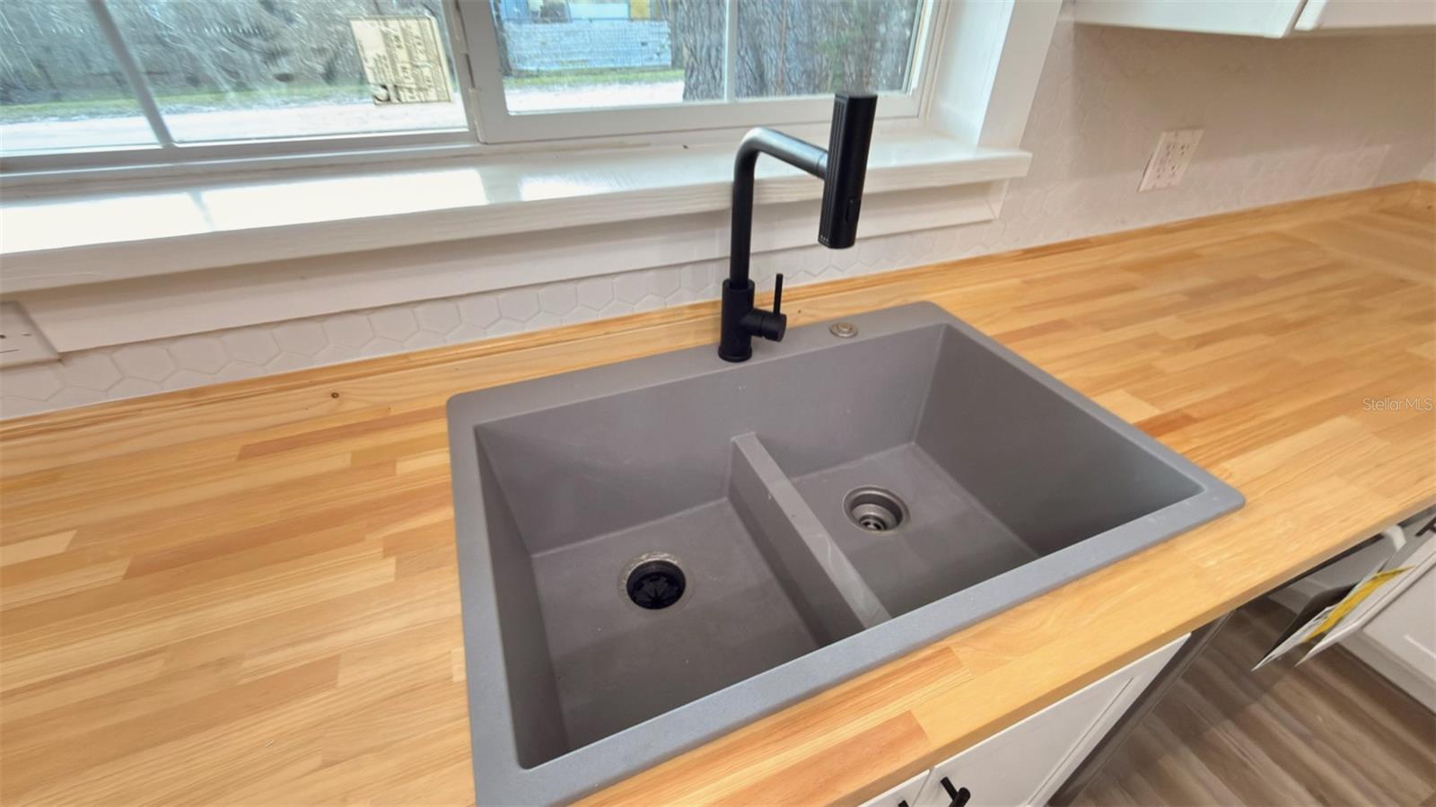 Image 12 of 46 For 14740 Johns Road