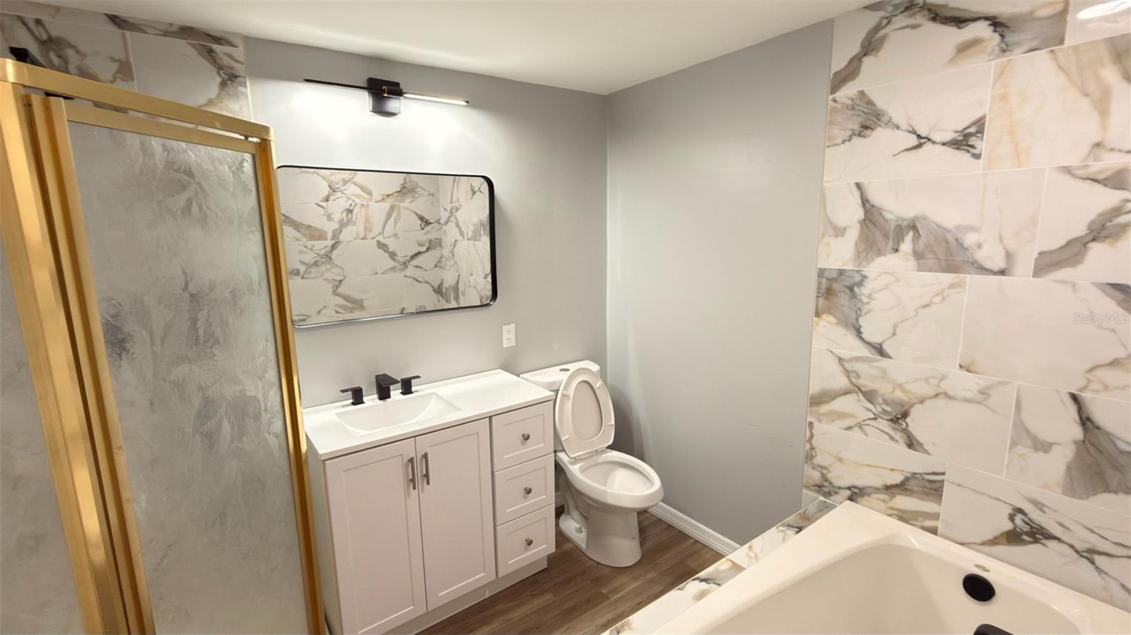 Image 18 of 46 For 14740 Johns Road