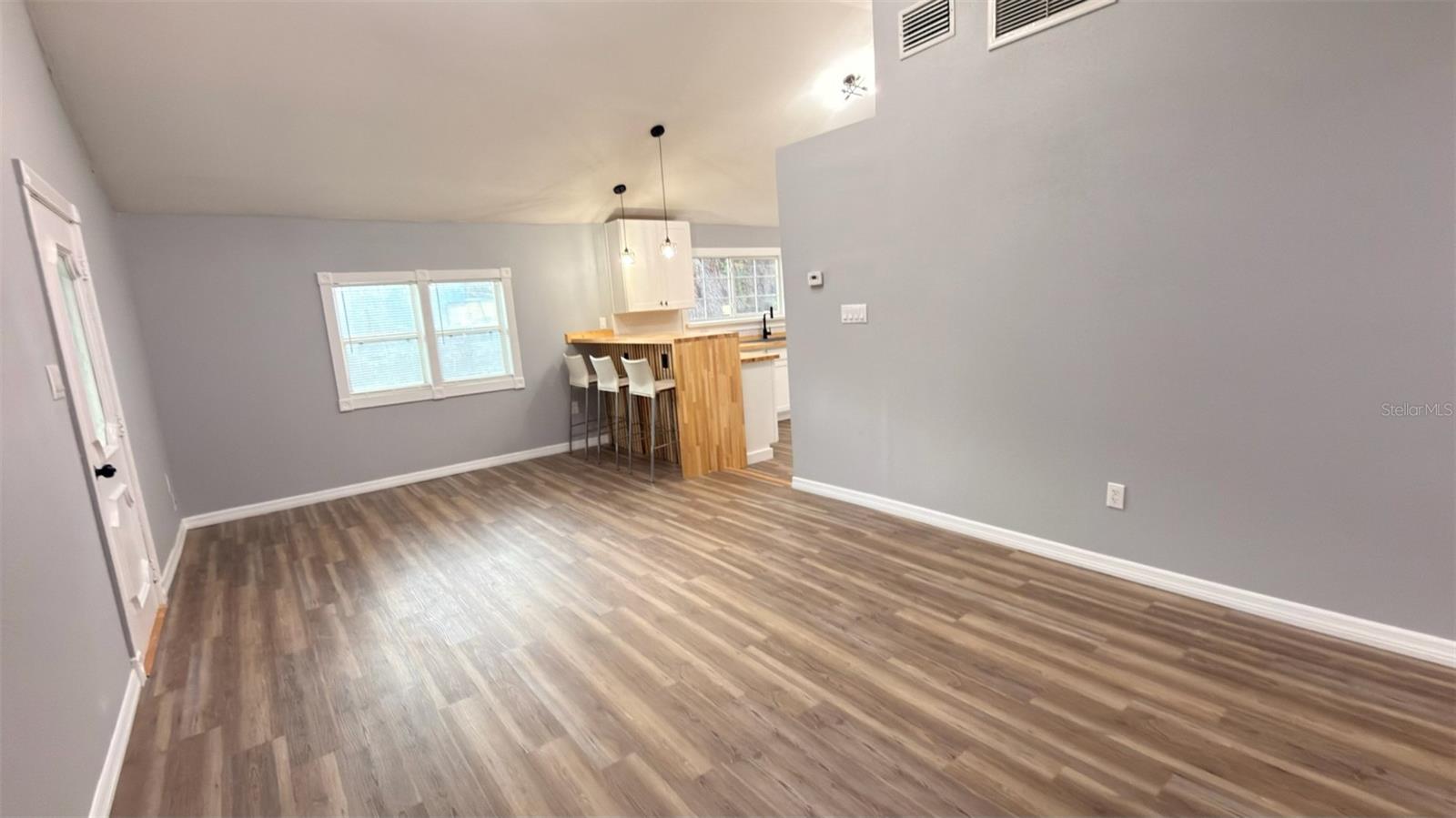 Image 27 of 46 For 14740 Johns Road