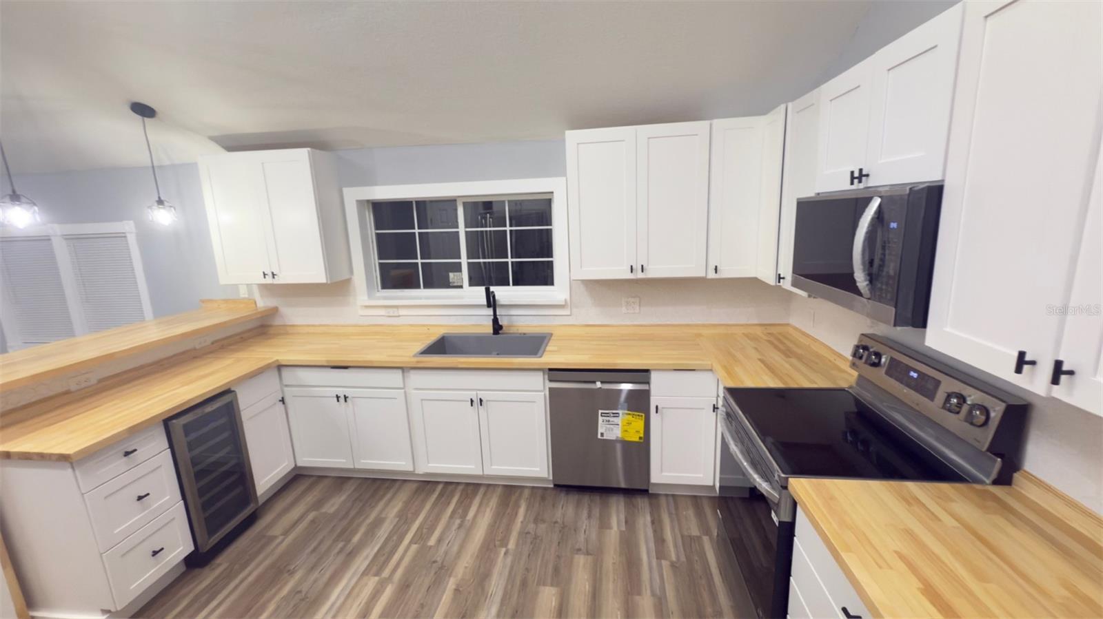 Image 5 of 46 For 14740 Johns Road