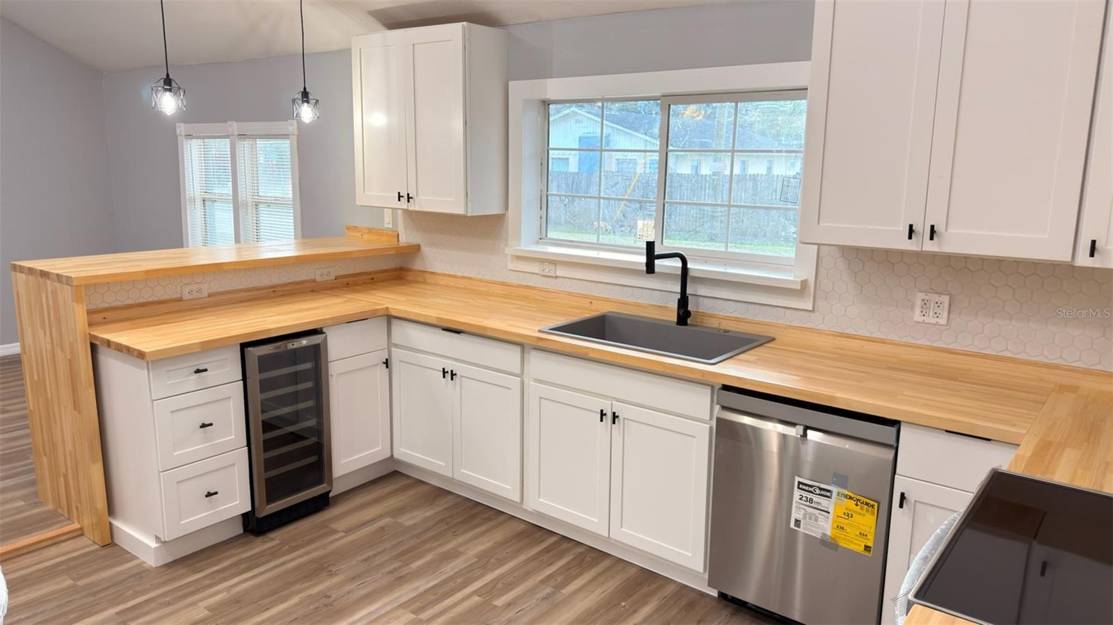 Image 7 of 46 For 14740 Johns Road