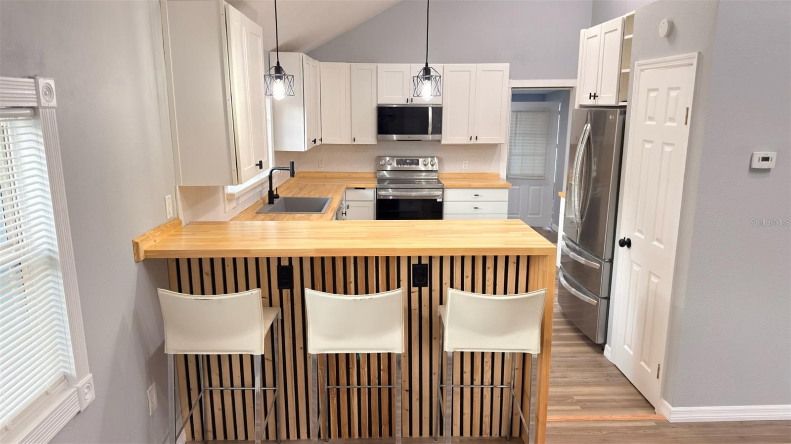 Image 9 of 46 For 14740 Johns Road