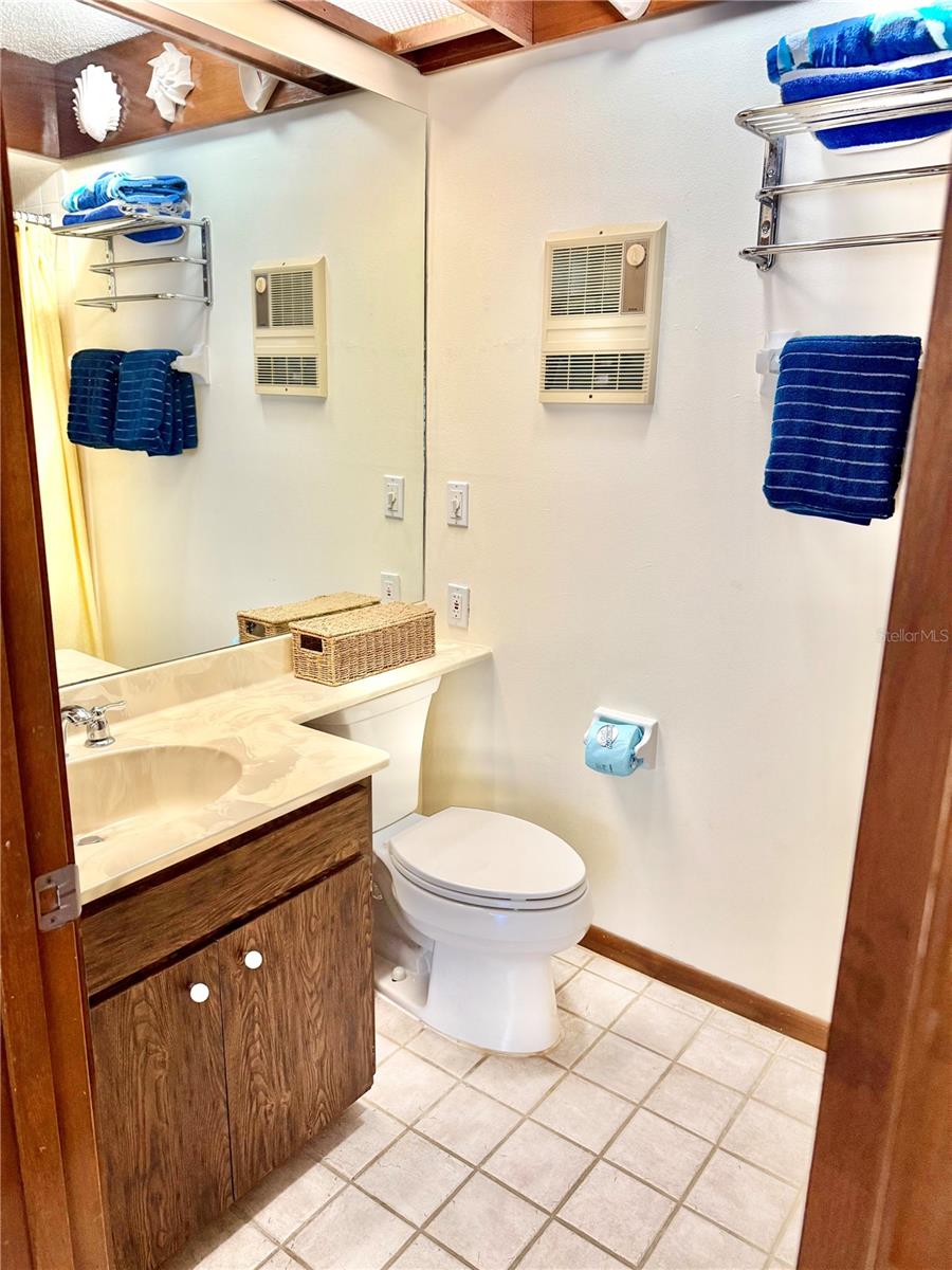 Image 21 of 34 For 5808 Gulf Drive 203