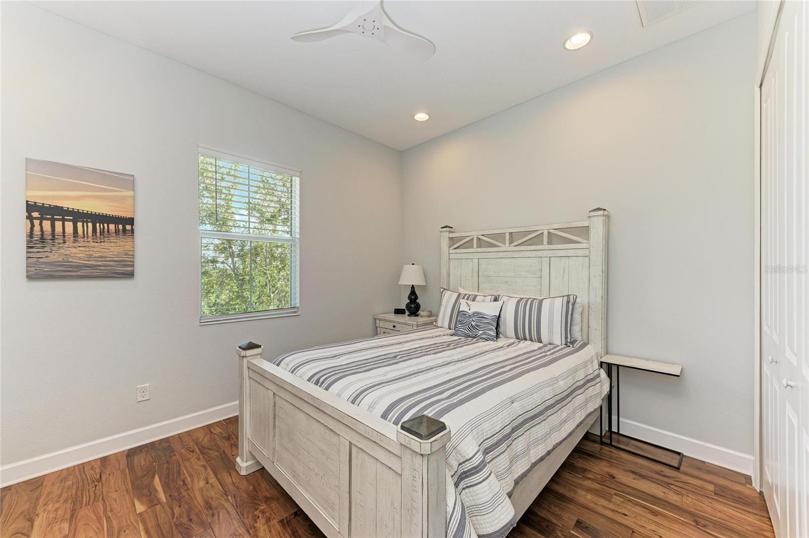 Image 40 of 88 For 308 Sapphire Lake Drive 202
