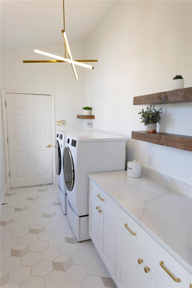 Image 21 of 25 For 7250 Alicante Drive 5