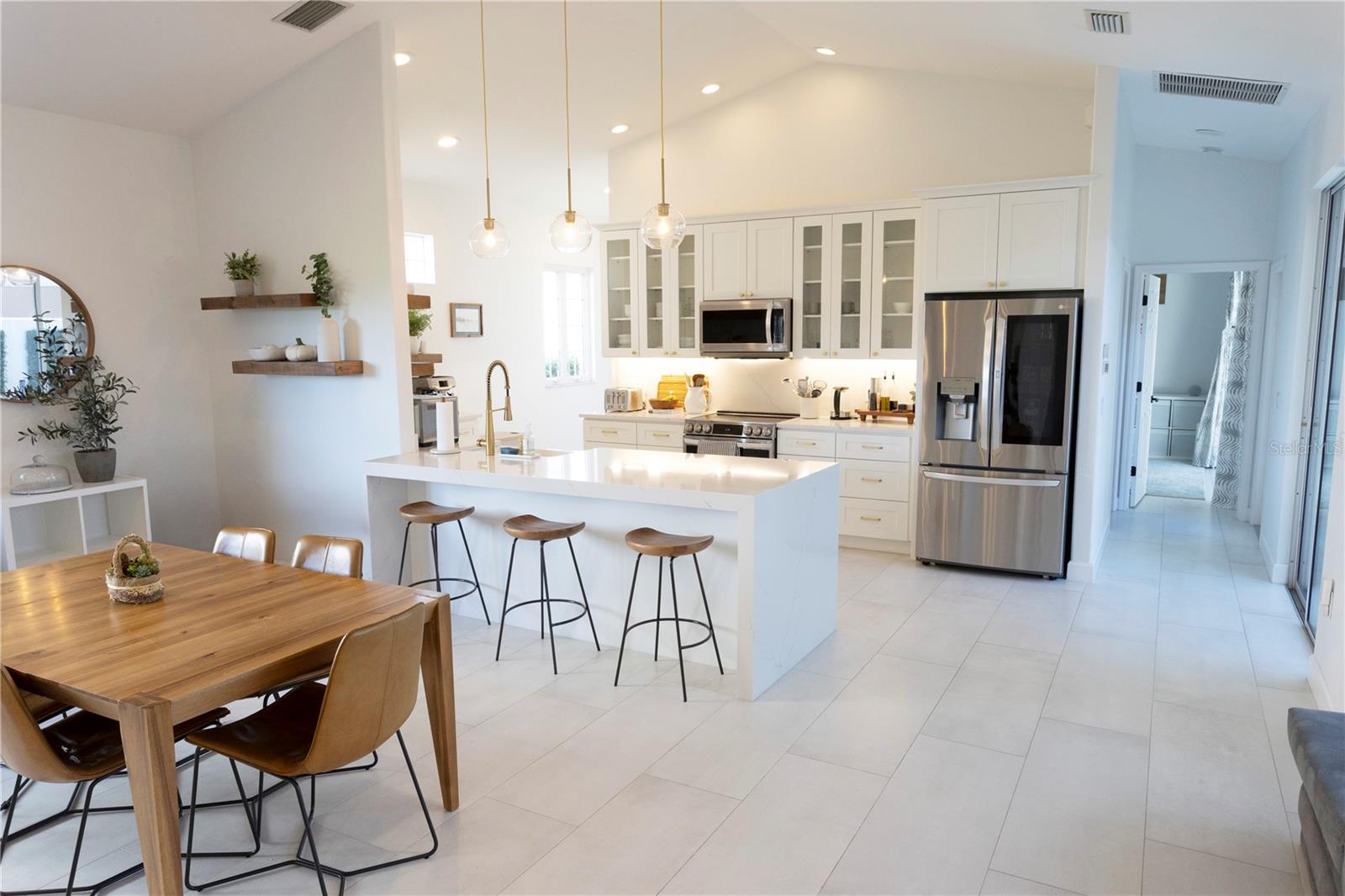 Image 4 of 25 For 7250 Alicante Drive 5