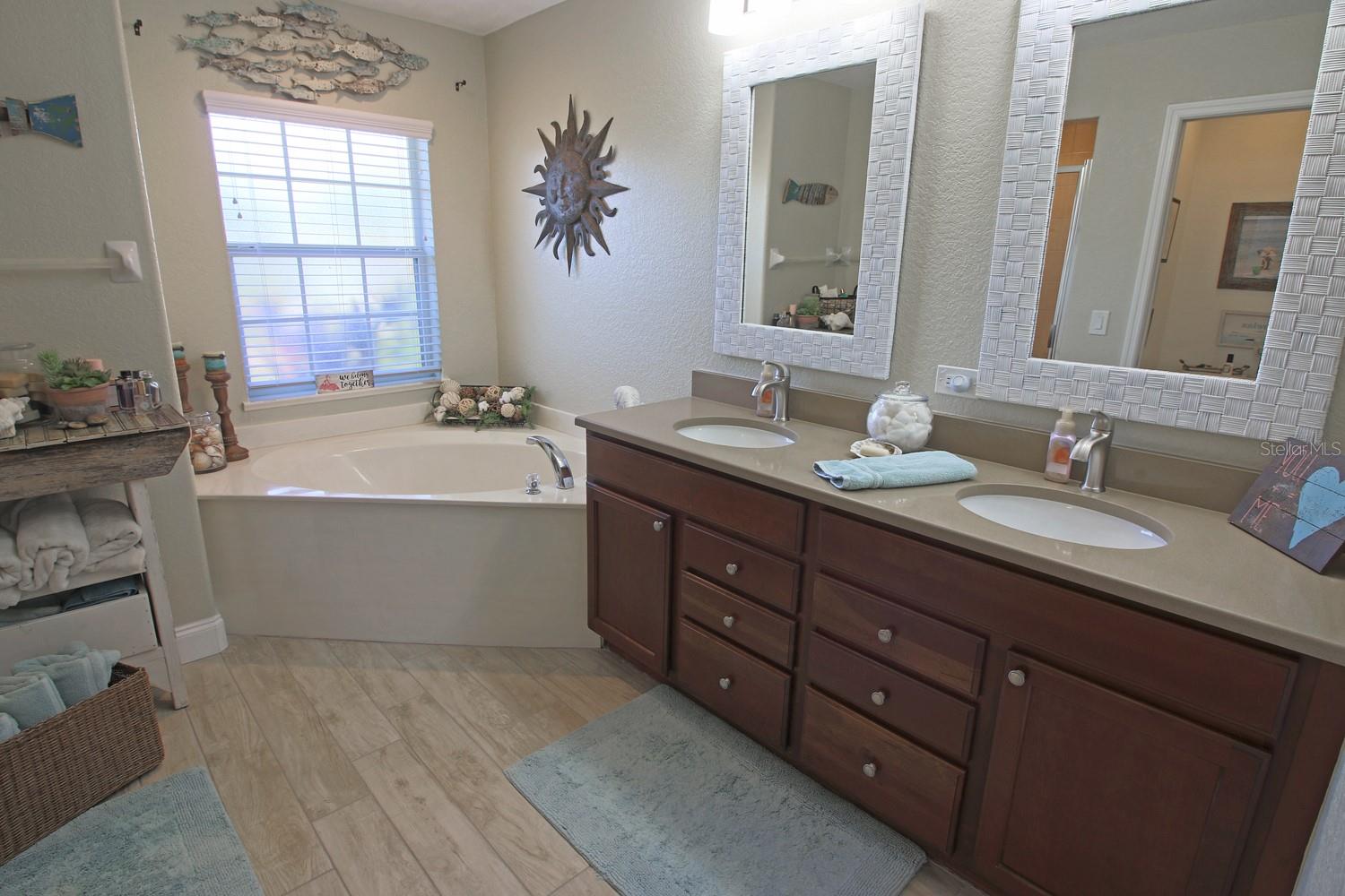 Image 28 of 70 For 1372 Vendome Terrace