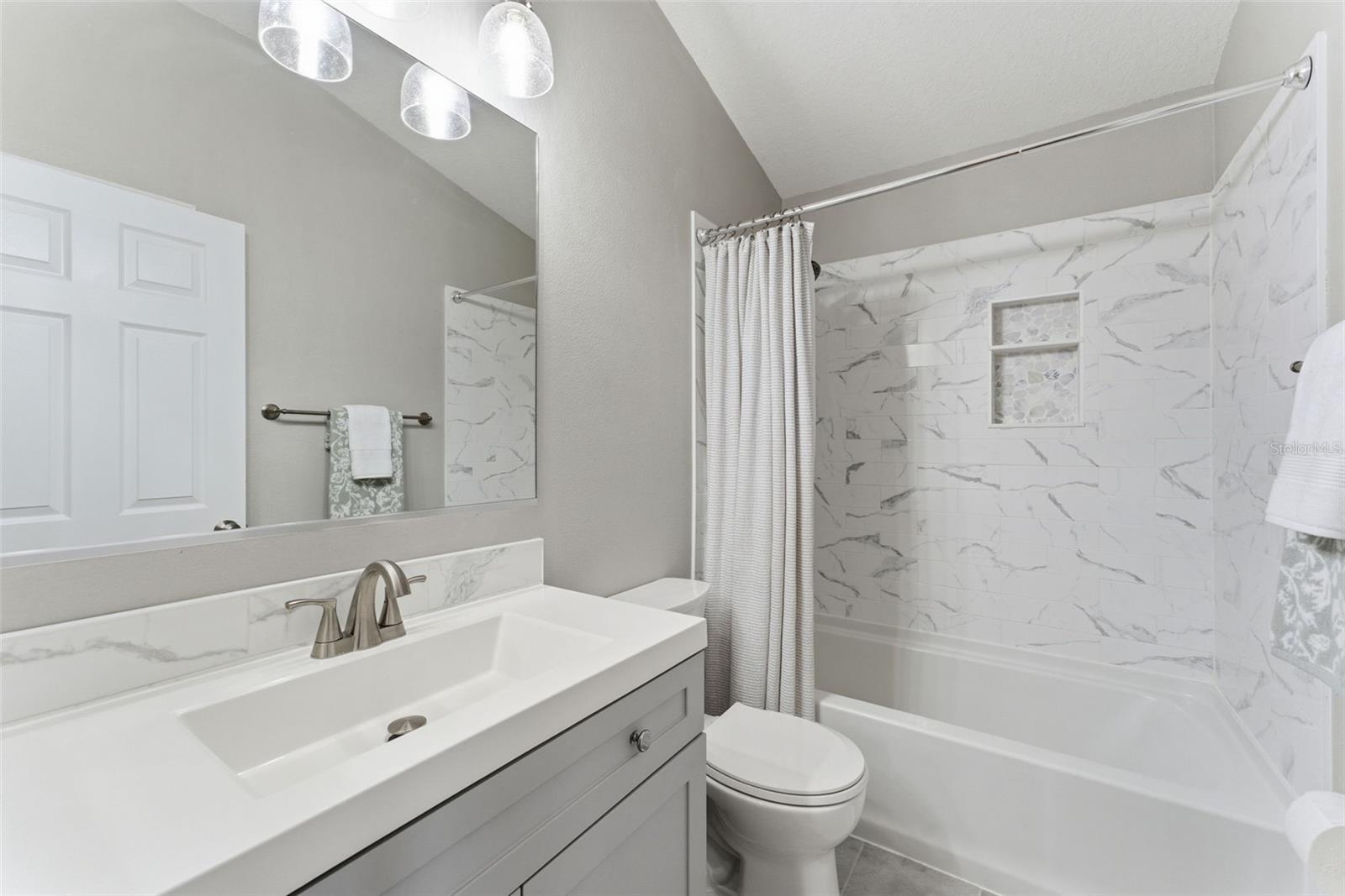 Image 21 of 32 For 6221 Flagfish Court 105