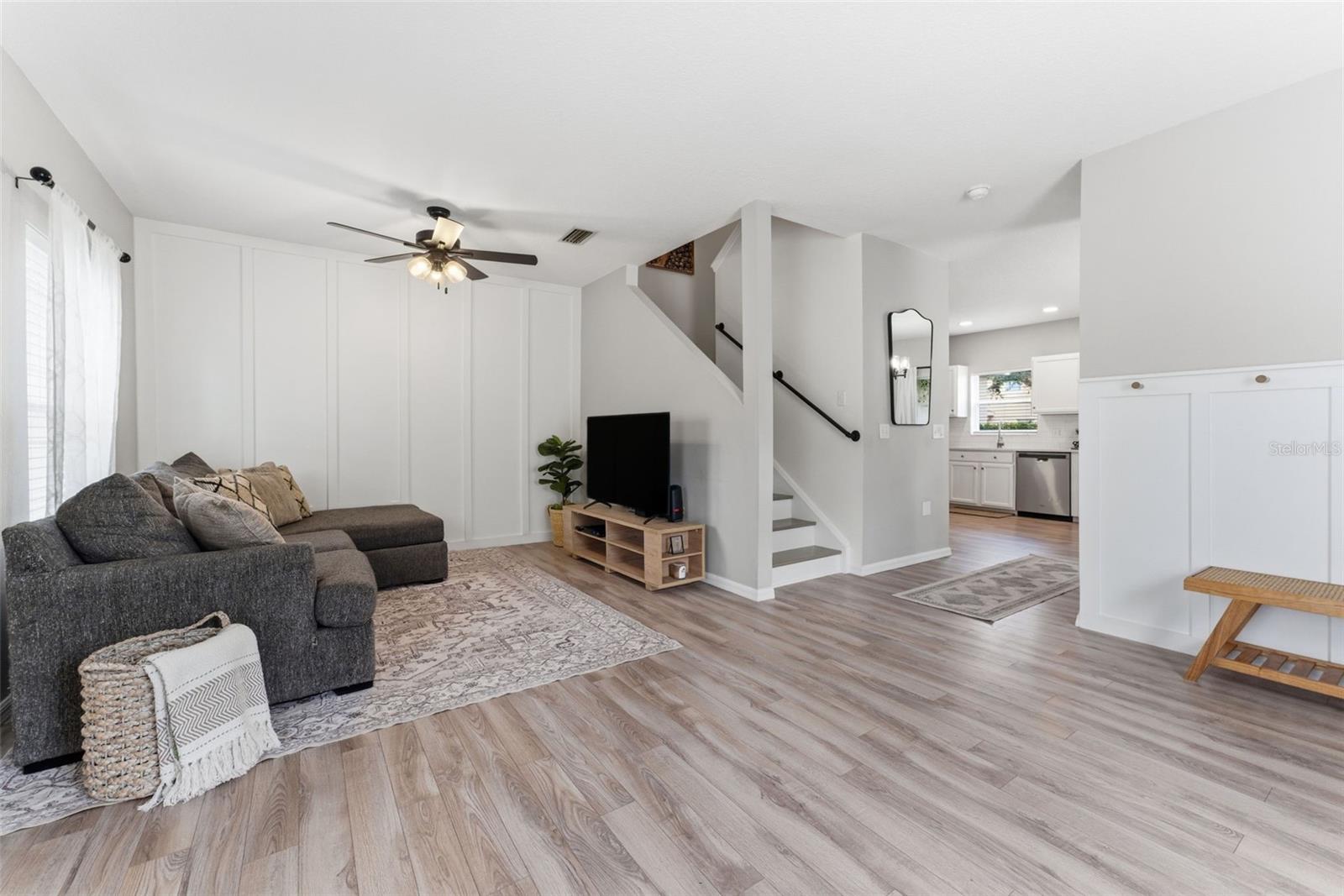 Image 4 of 32 For 6221 Flagfish Court 105