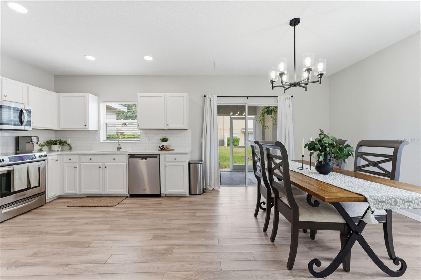 Image 8 of 32 For 6221 Flagfish Court 105