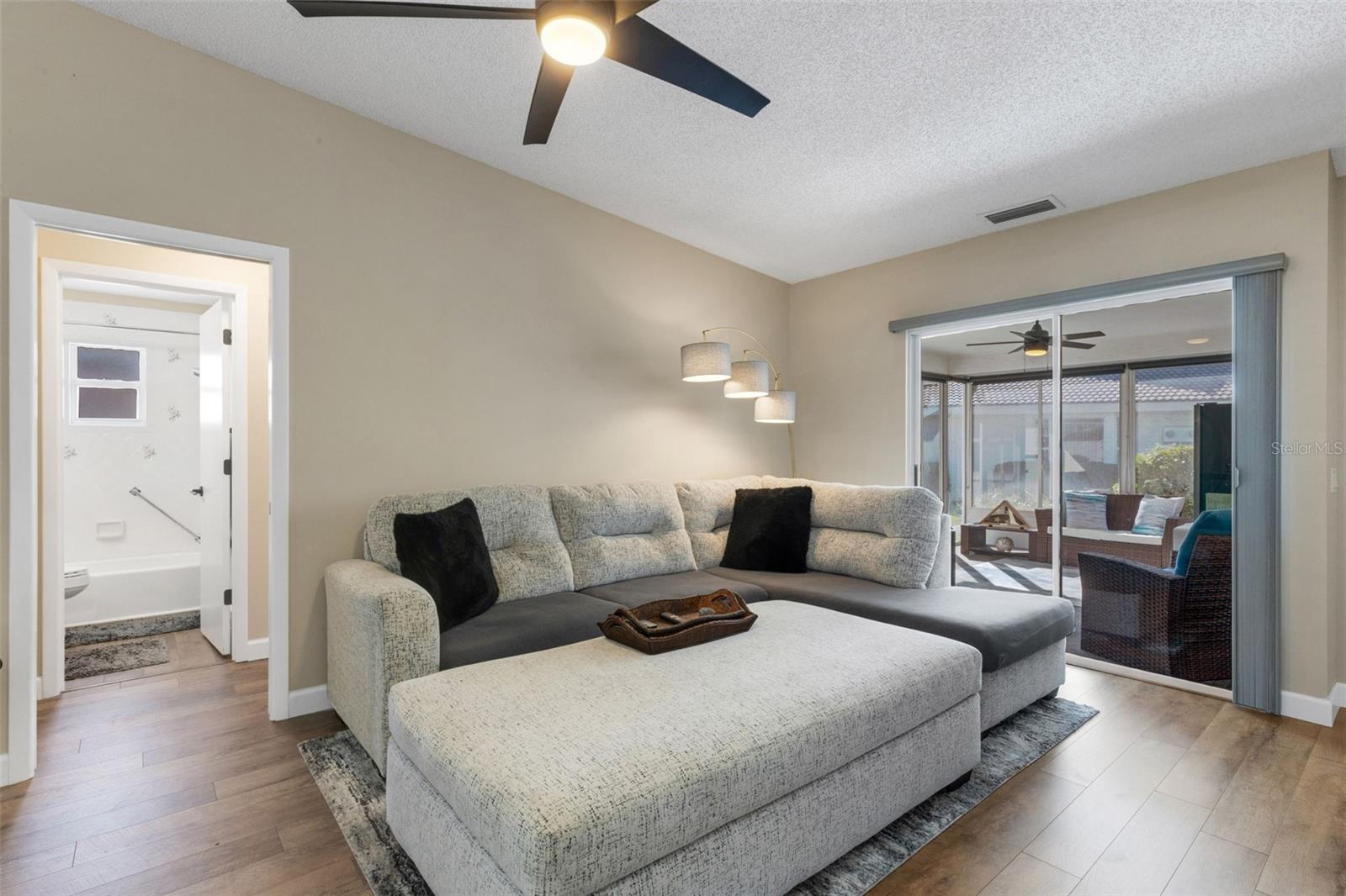 Image 13 of 50 For 5621 Garden Lakes Palm